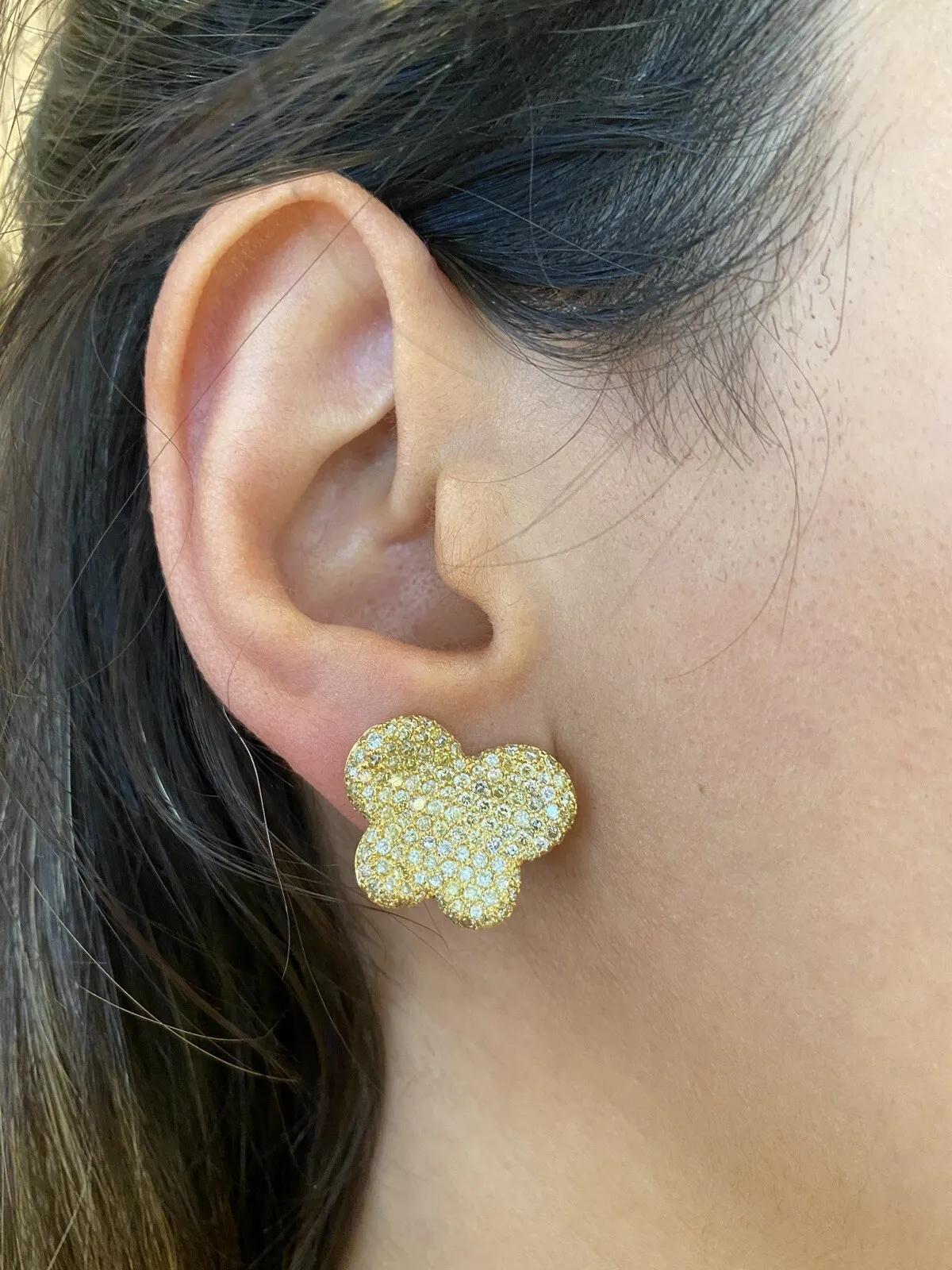 Pavé Yellow Diamond Butterfly Earrings 3.35 carat total in 18k Yellow Gold For Sale 1