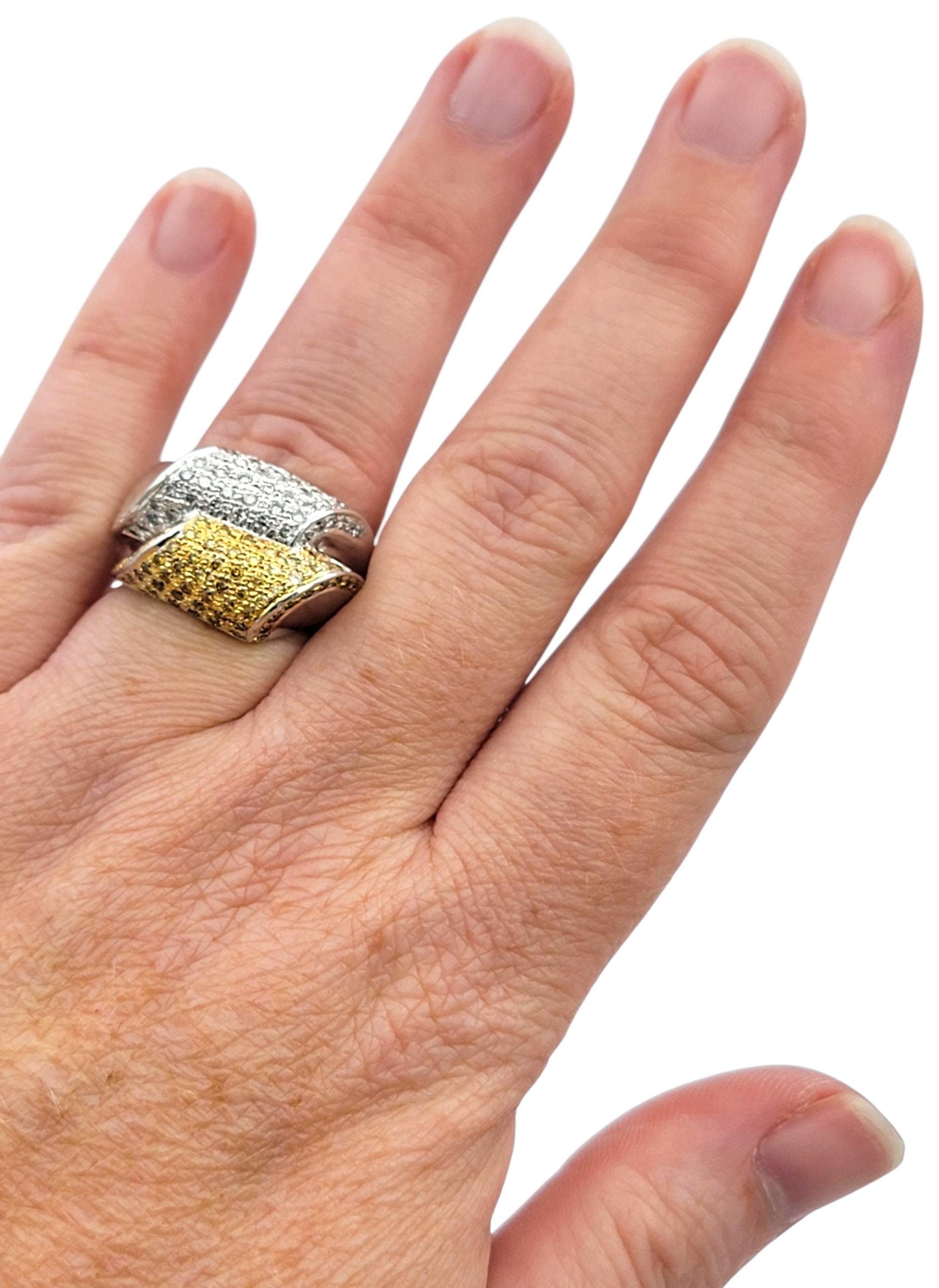 Gestapelter Statement-Ring mit Pavé aus gelbem Saphir und Diamant aus zweifarbigem 14-karätigem Gold im Angebot 4