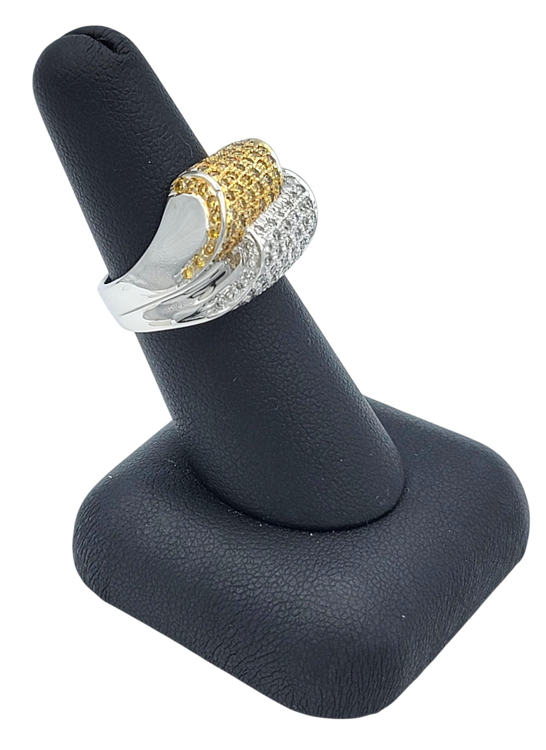 Gestapelter Statement-Ring mit Pavé aus gelbem Saphir und Diamant aus zweifarbigem 14-karätigem Gold im Angebot 7