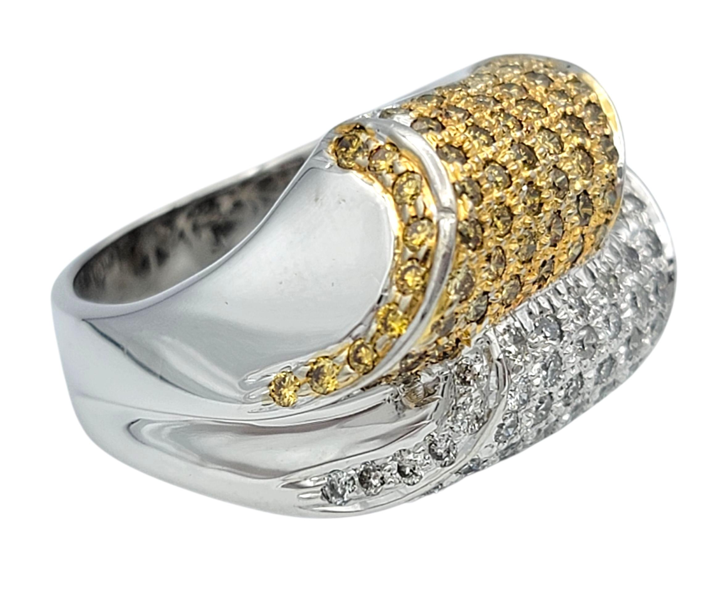 Gestapelter Statement-Ring mit Pavé aus gelbem Saphir und Diamant aus zweifarbigem 14-karätigem Gold im Zustand „Gut“ im Angebot in Scottsdale, AZ