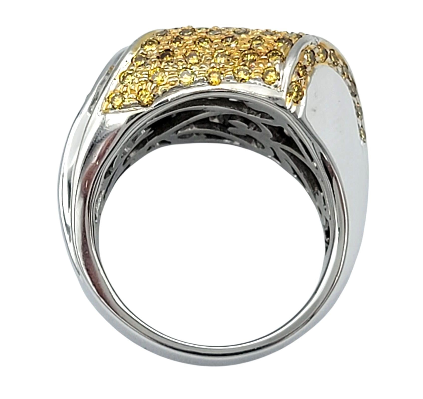 Gestapelter Statement-Ring mit Pavé aus gelbem Saphir und Diamant aus zweifarbigem 14-karätigem Gold im Angebot 1