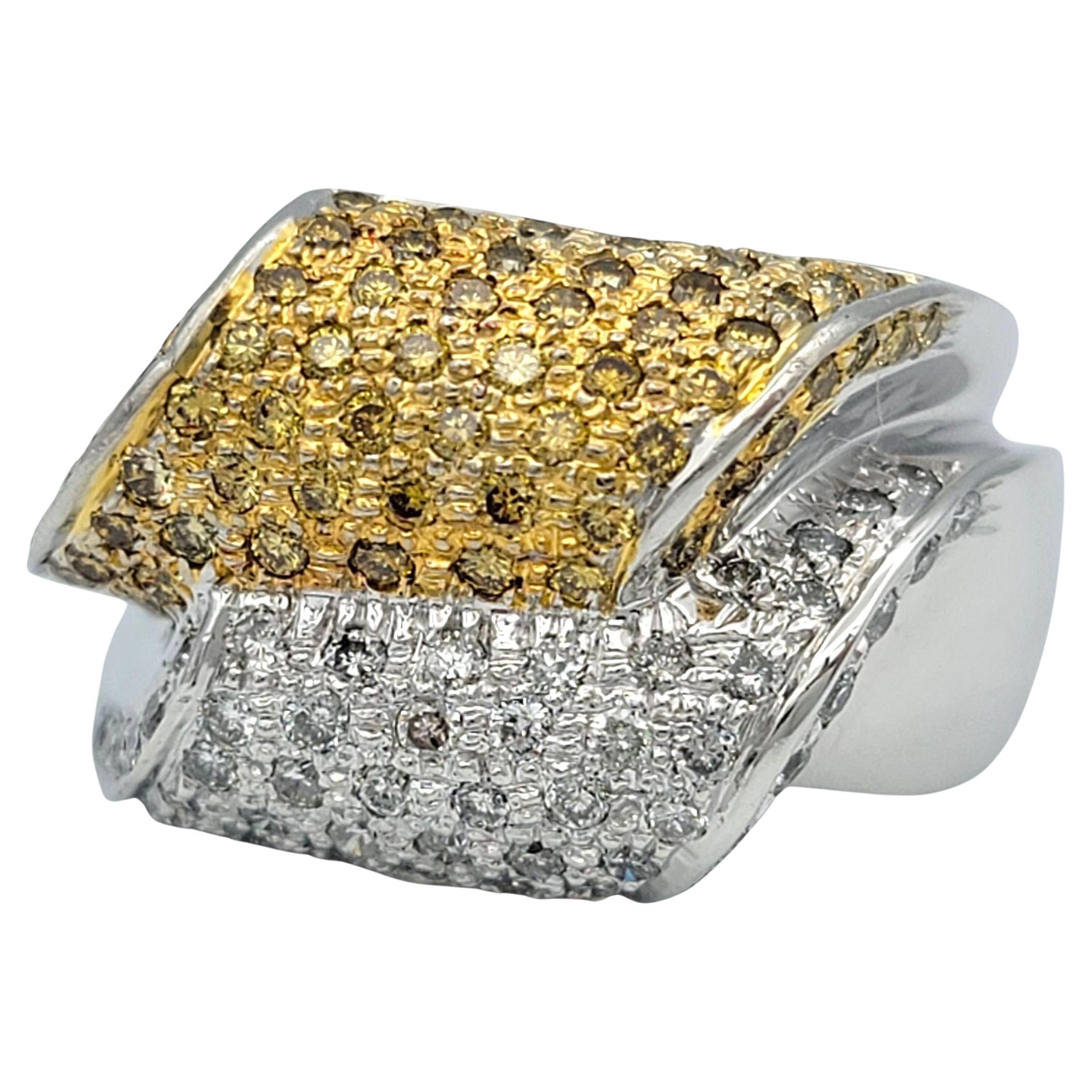 Bague en or bicolore 14 carats pavée de saphirs jaunes et de diamants