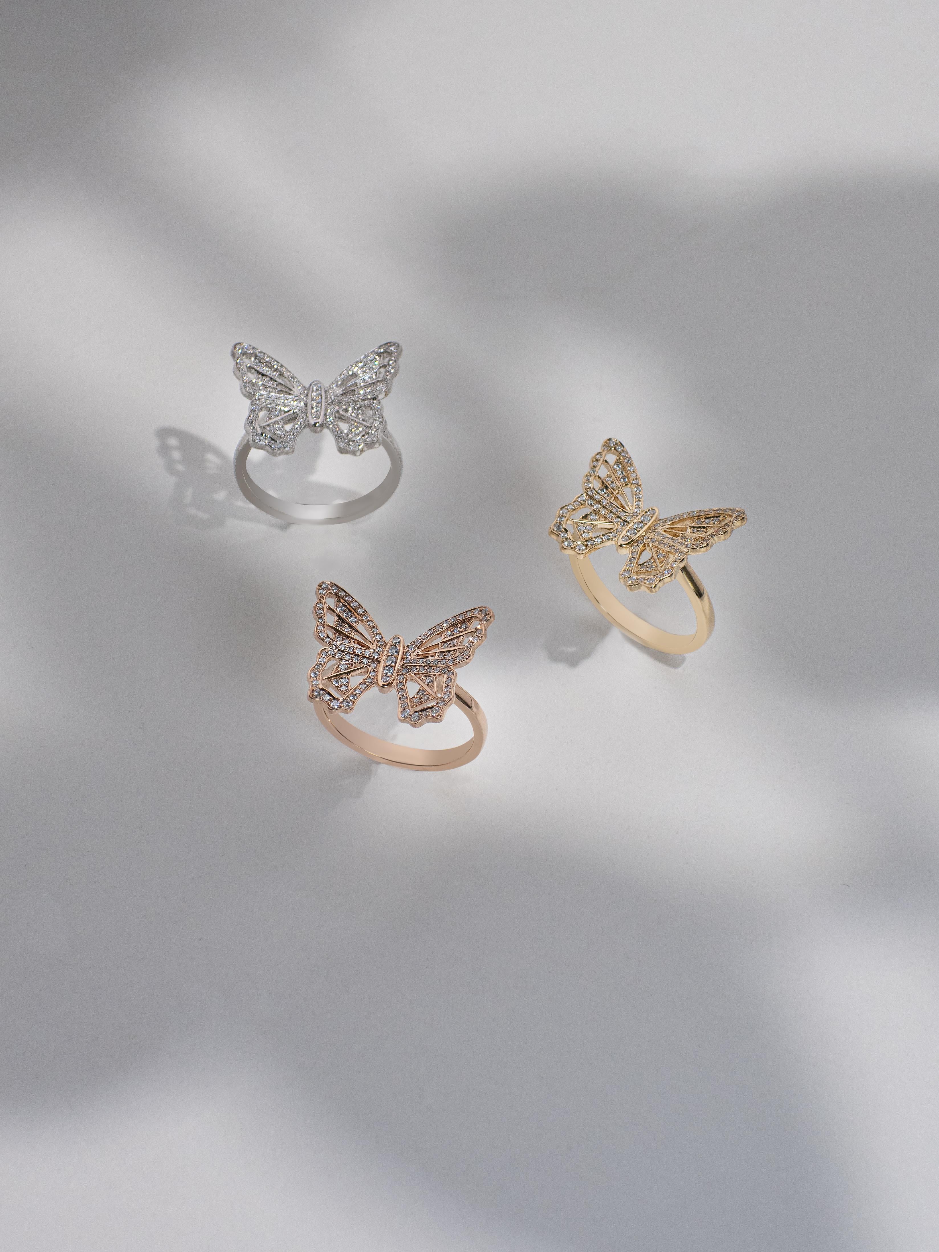 Anello con farfalla di diamanti con pavé in oro rosa 18 carati in vendita 2