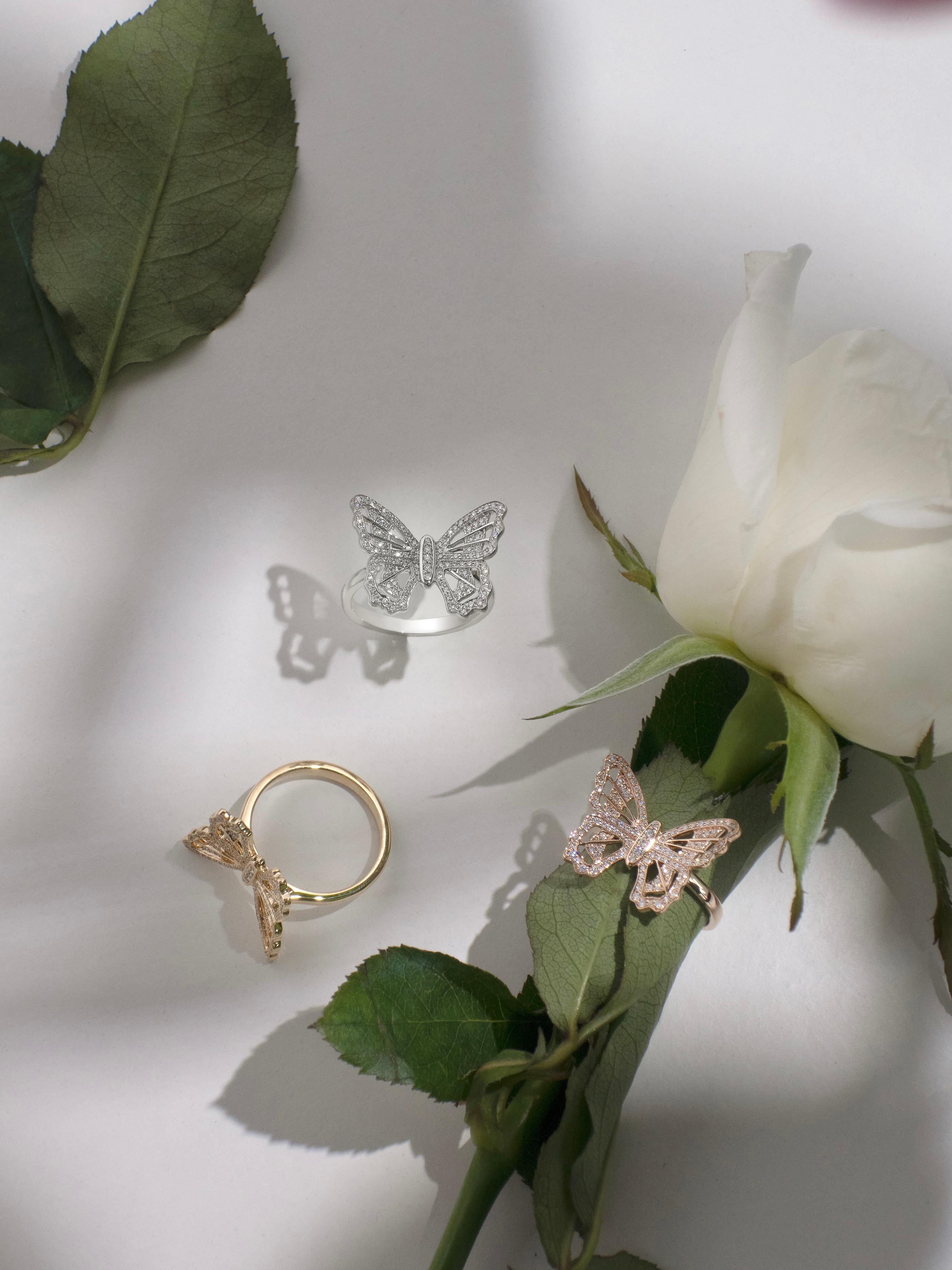Butterly-Ring aus 18 Karat Weißgold mit Pave'd-Diamant im Angebot 2