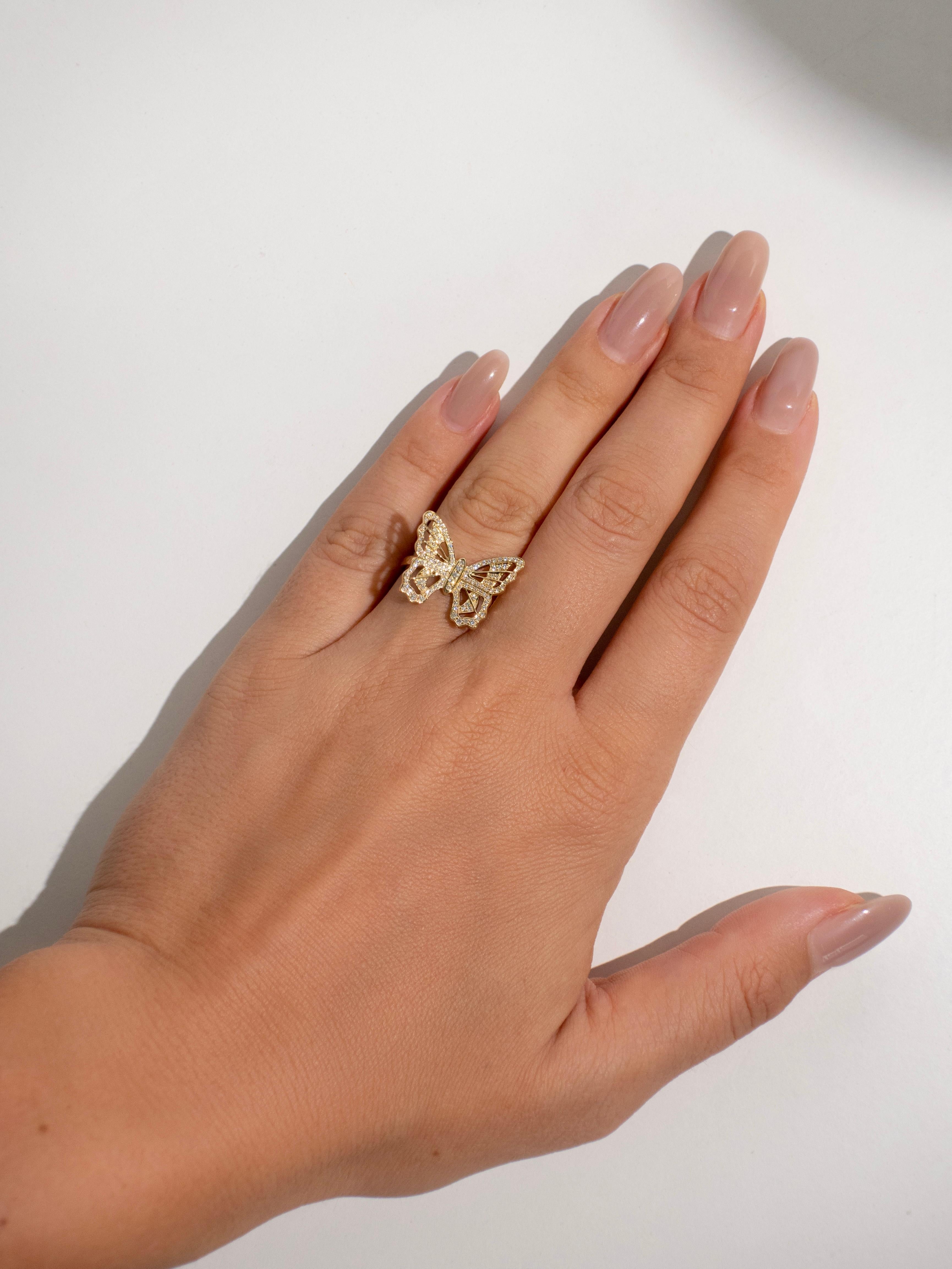Bague en or jaune 18k avec diamant pavé Neuf - En vente à Bangkok, TH