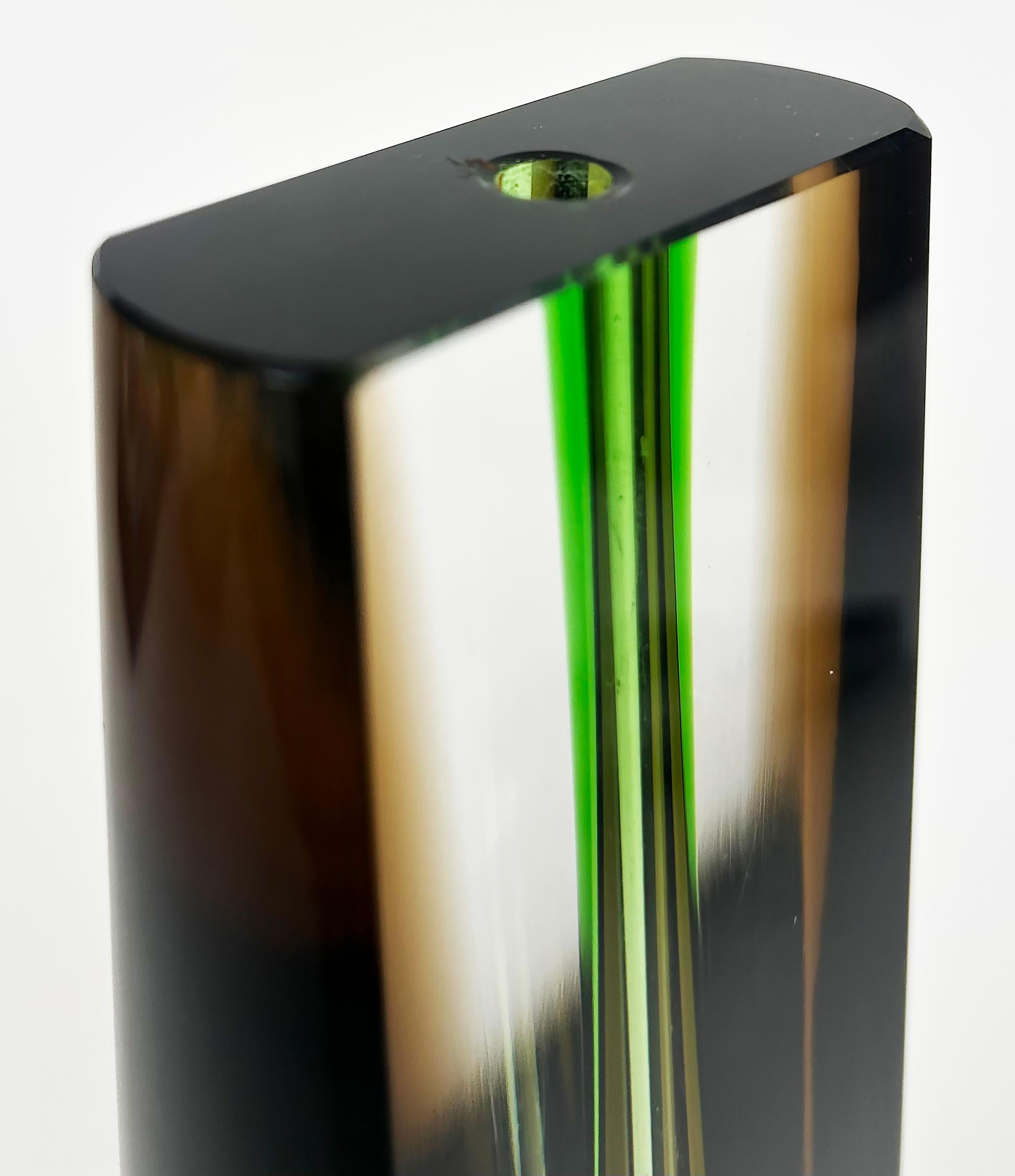 Verre d'art Vase à bourgeons en verre d'art tchèque Pavel Hlava Exbor Sommerso. 1960s en vente