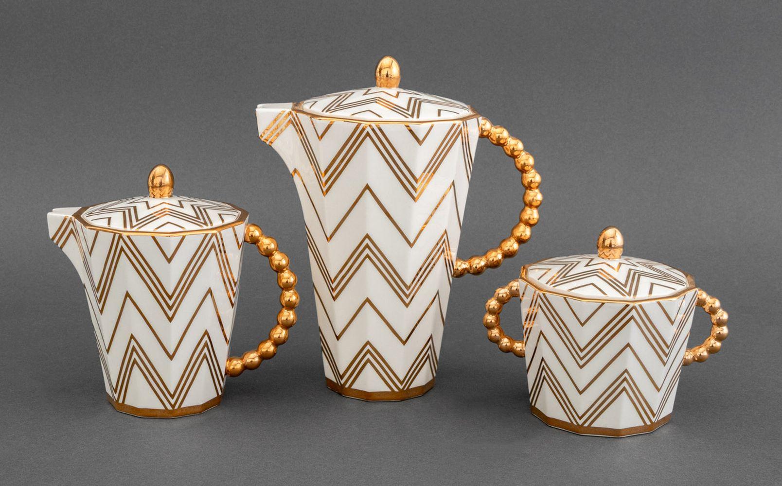 Pavel Janak (Tschechisch, 1882-1956) für Modernista Kubistisches Porzellan-Kaffeeservice, bestehend aus: Kaffeekanne, eingeprägte Nummer 