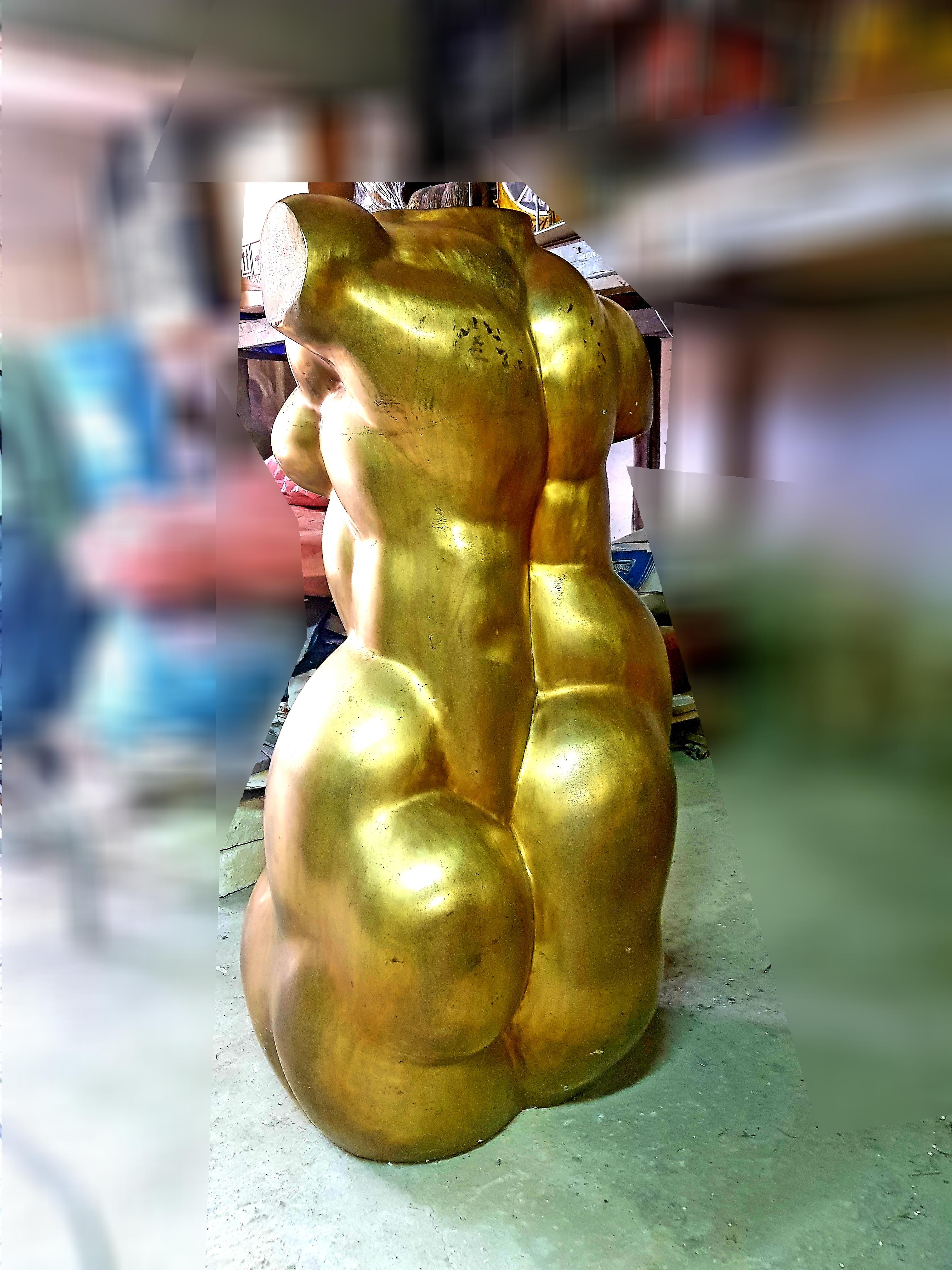 Female Torso – Figurative Frauenskulptur aus polierter Bronze, Frauenfigur  (Zeitgenössisch), Sculpture, von Pavel Quoytcheff