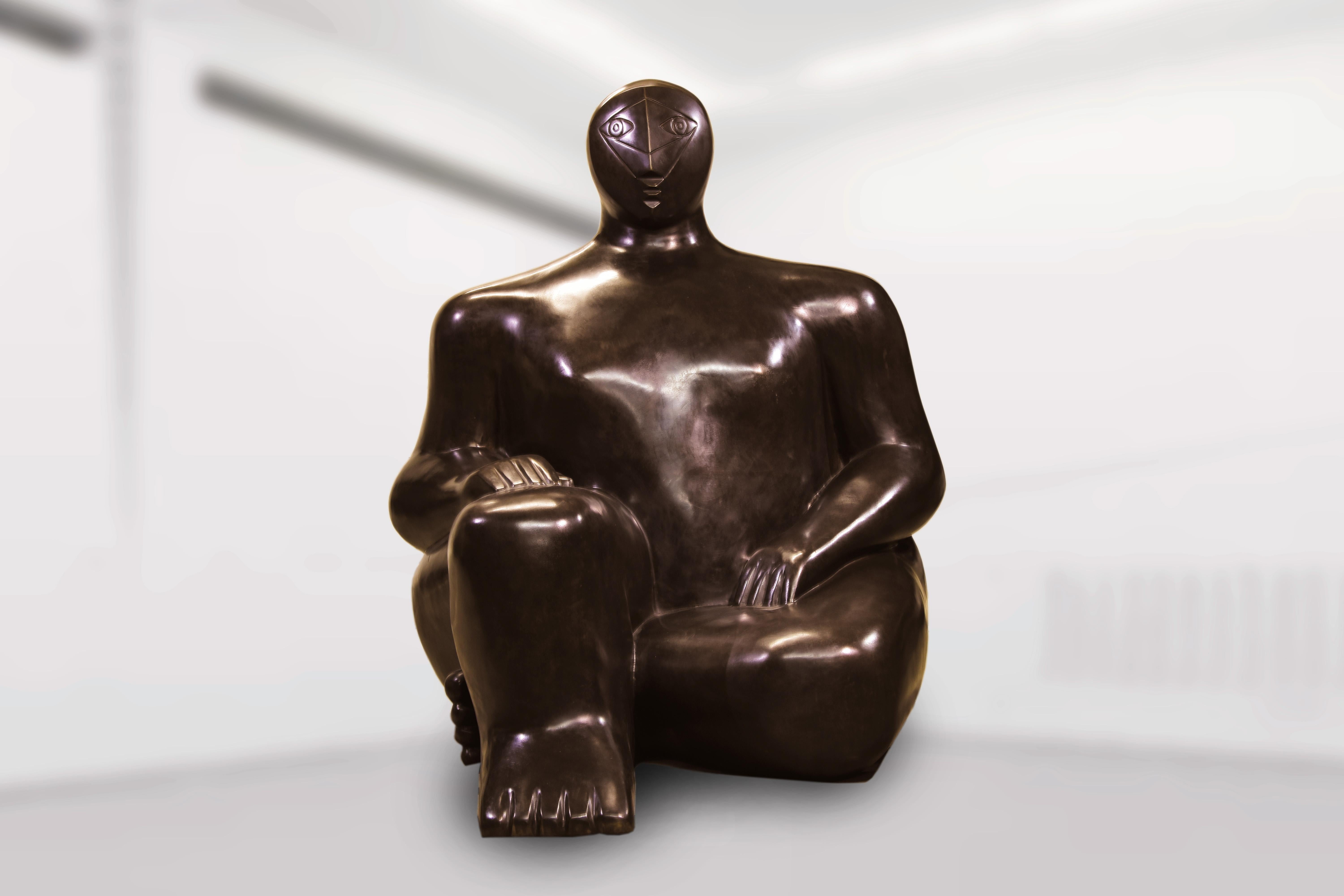 "Seated Woman With Folded Leg" is a monumental bronze sculpture of a seated woman. 
The bronze is covered with dark brown patina. It is created by the Bulgarian artist Pavel Quoytcheff.

About the artwork

Edition : one of two, signed

NEW MOVEMENT