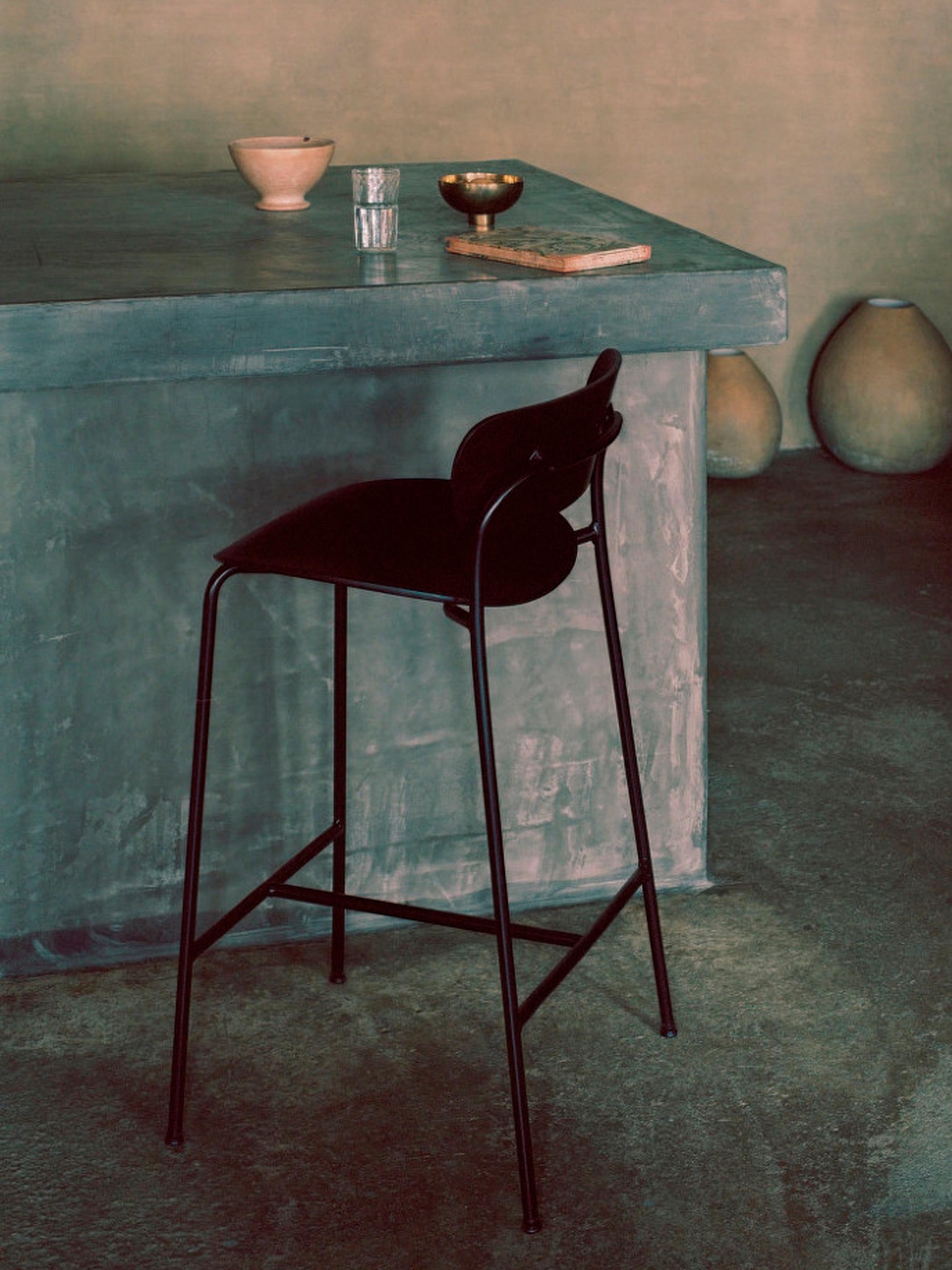 Contemporary Pavilion AV9 Bar Stool in Black Steel/Black Oak by Anderssen&Voll for &Tradition For Sale