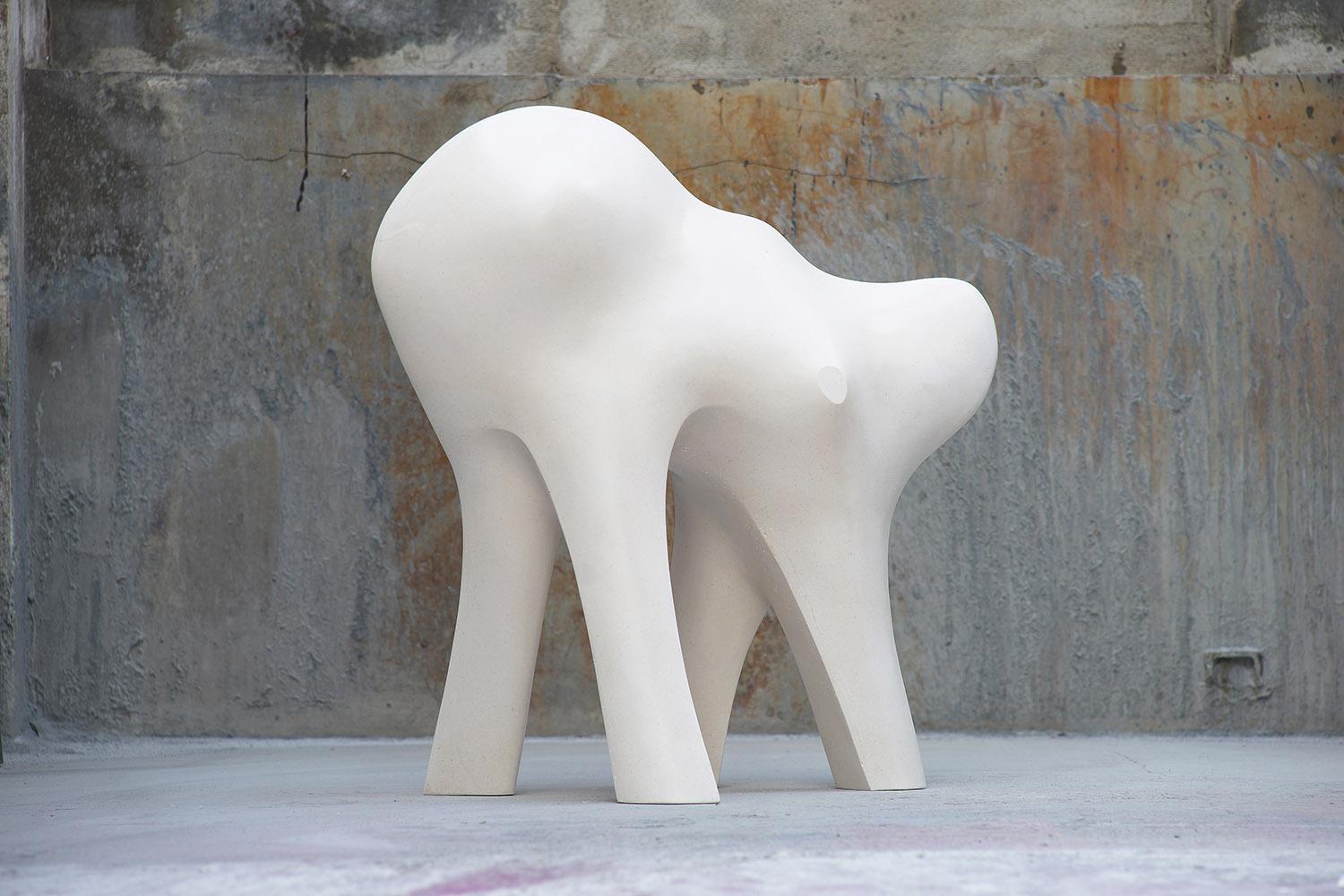 una escultura is whata sculpturemodern arta stuffed animala piller