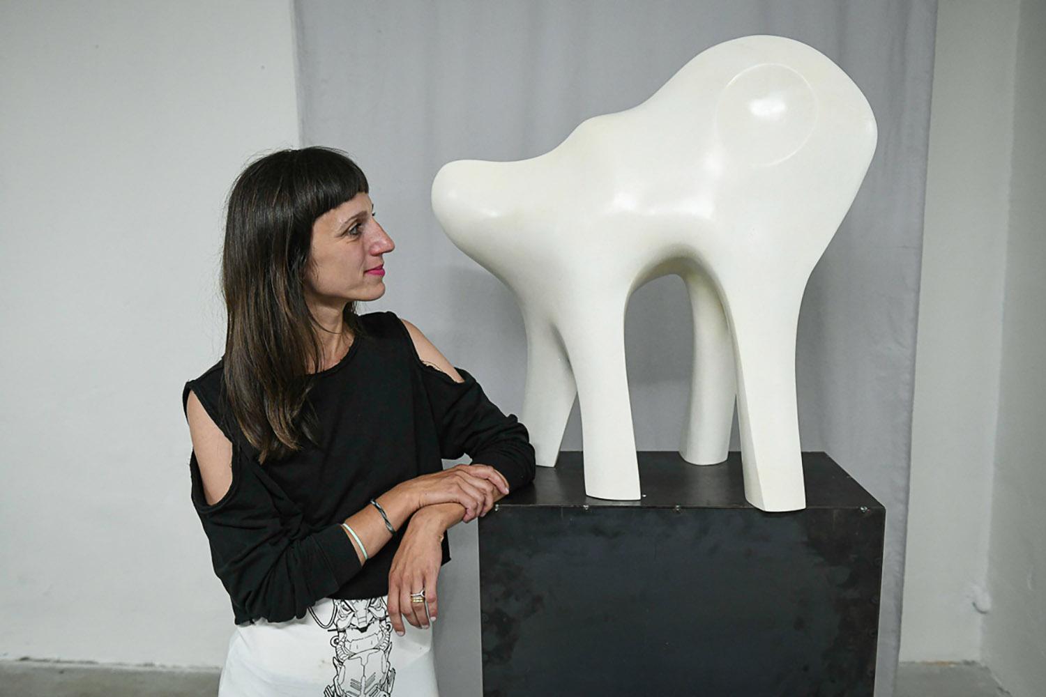 Animal by Pavlína Kvita - contemporary sculpture, white, unique work 1