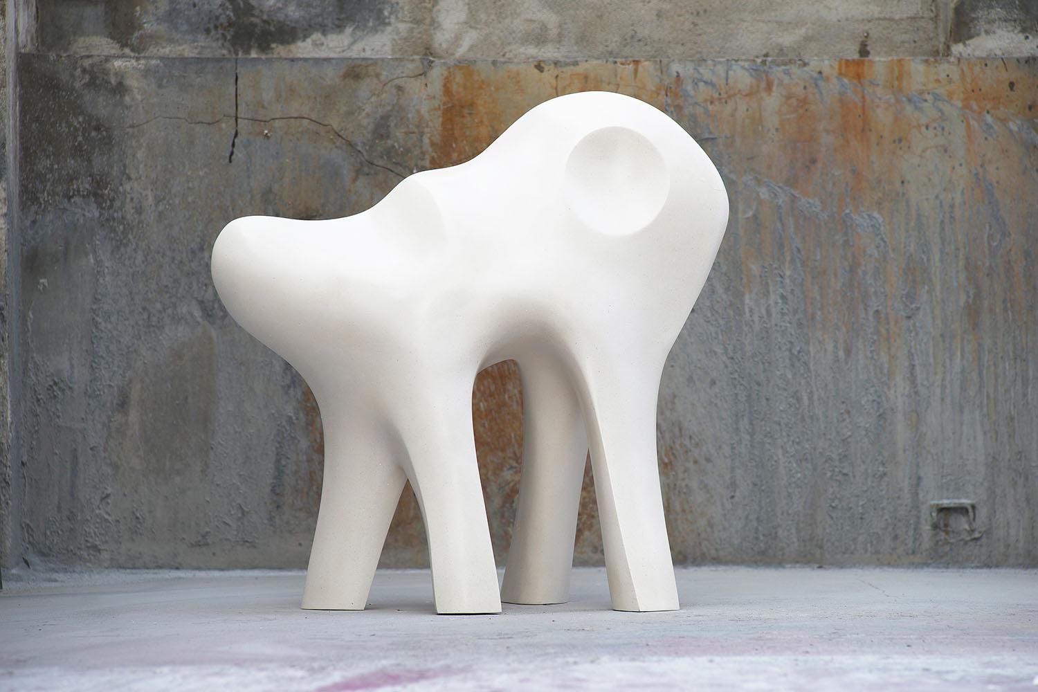 una escultura is what a sculpture modern art a stuffed animal a piller