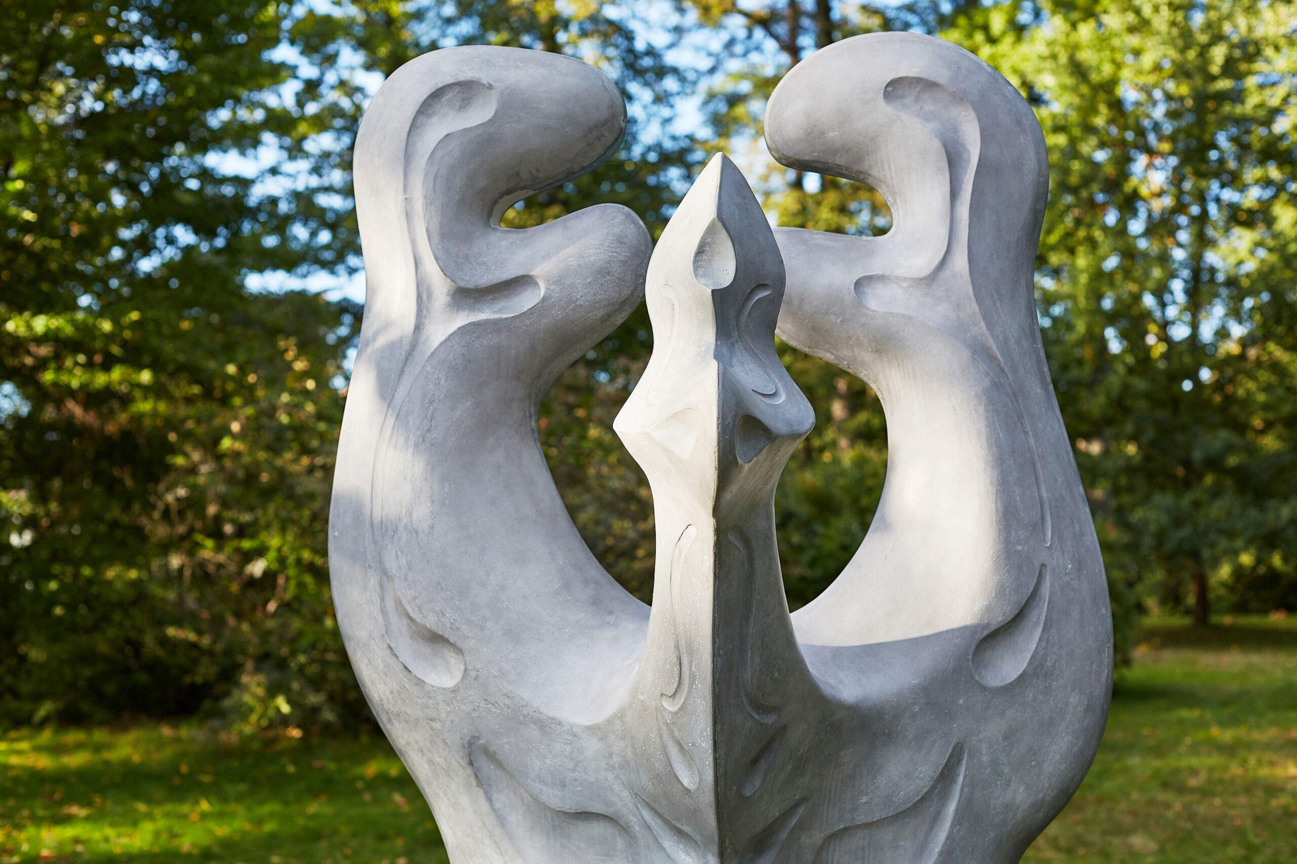 Big Creature by Pavlína Kvita - Contemporary sculpture, futuristic figure, grey For Sale 9