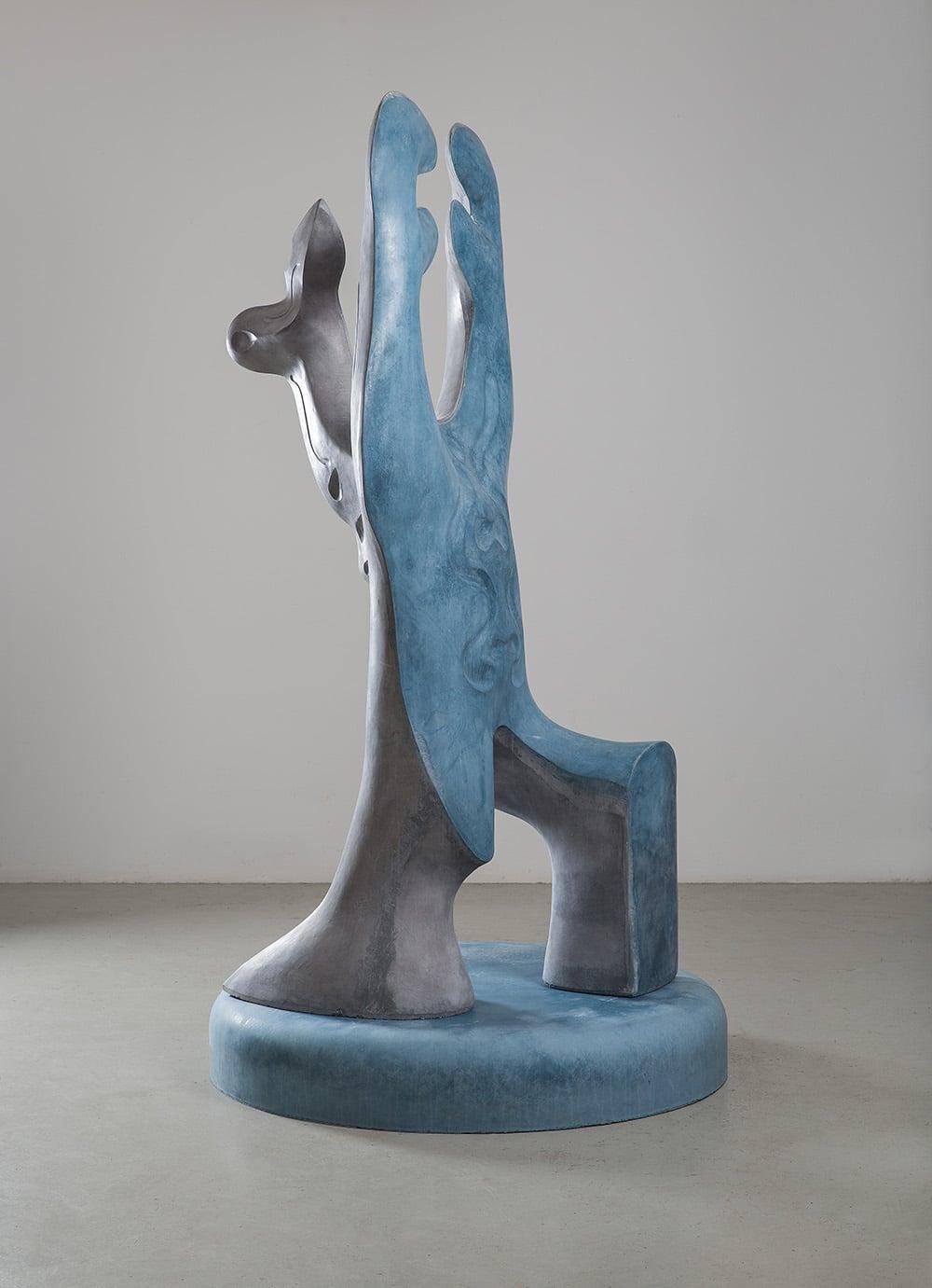 Big Creature by Pavlína Kvita - Contemporary sculpture, futuristic figure, grey For Sale 3
