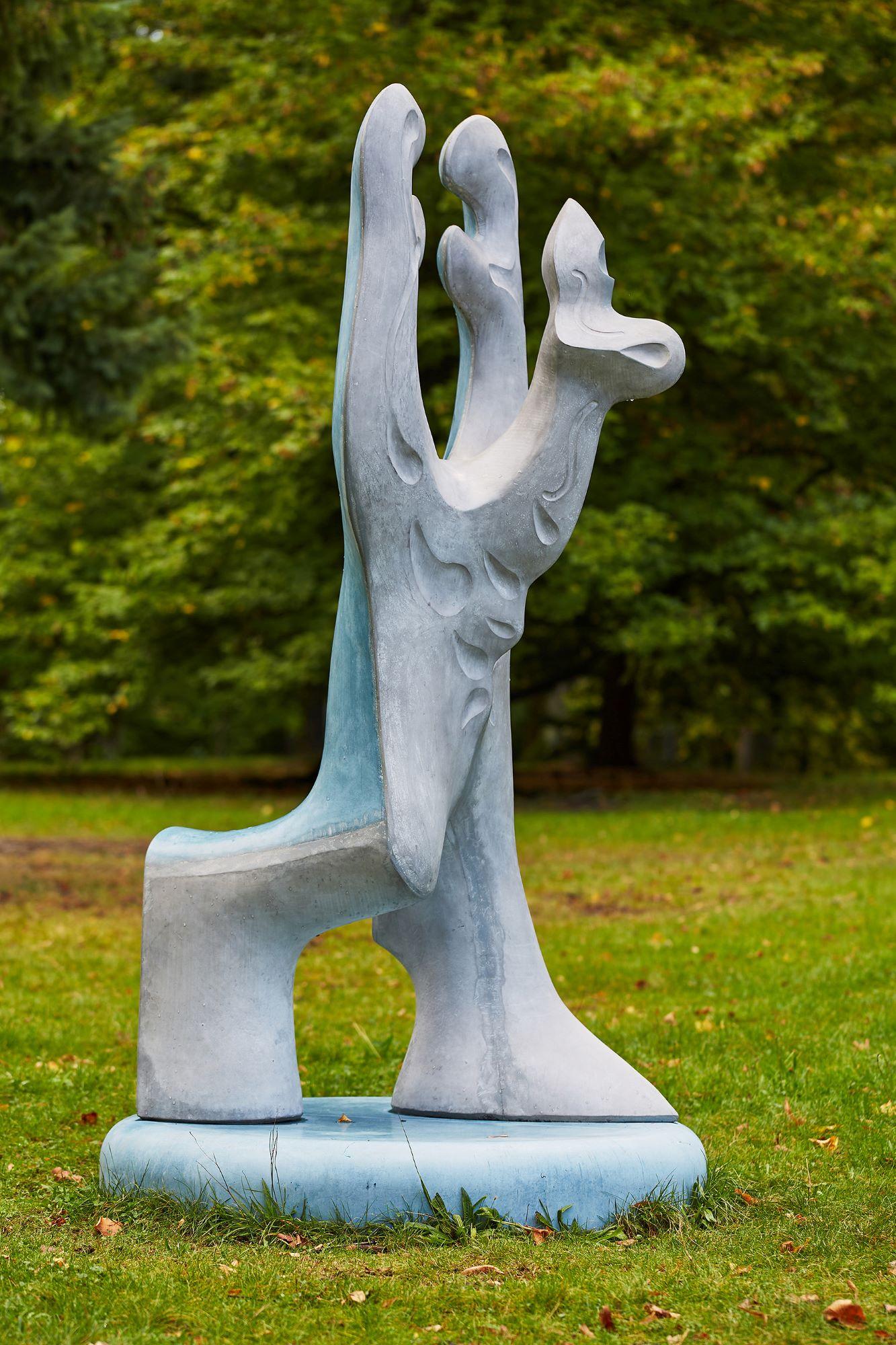 Big Creature by Pavlína Kvita - Contemporary sculpture, futuristic figure, grey For Sale 4