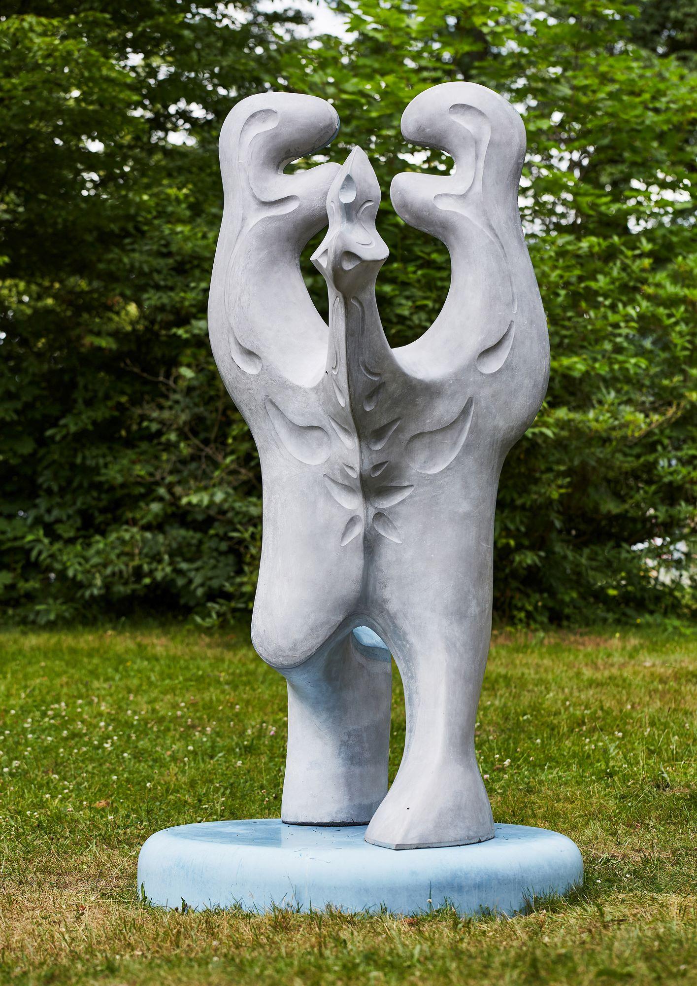 Big Creature by Pavlína Kvita - Contemporary sculpture, futuristic figure, grey For Sale 7