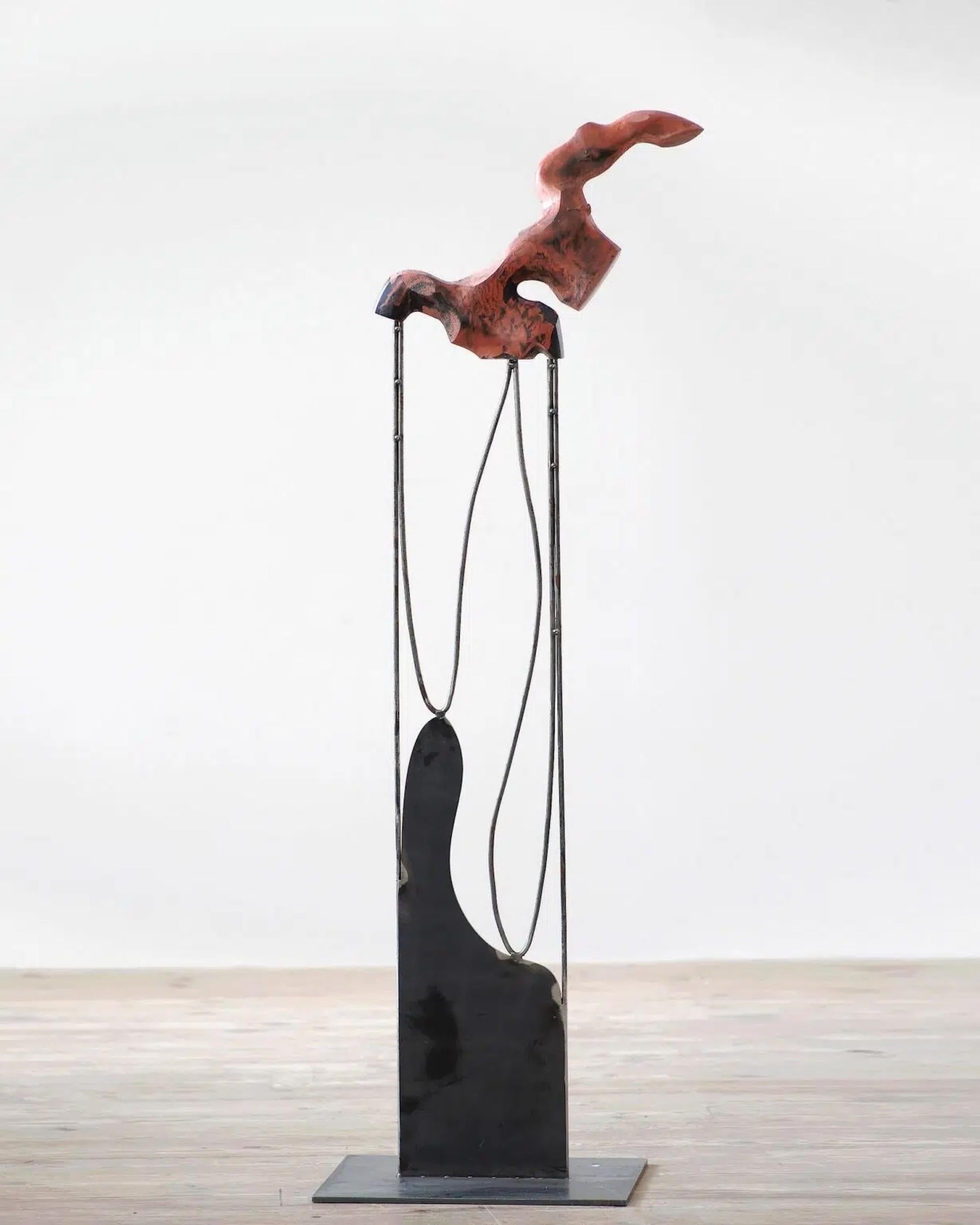 Coral II von Pavlína Kvita - Kunst im Freien, großformatige Skulptur, rot