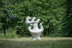 Graue Amphora von Pavlína Kvita - Zeitgenössische Skulptur, futuristische abstrakte Figur