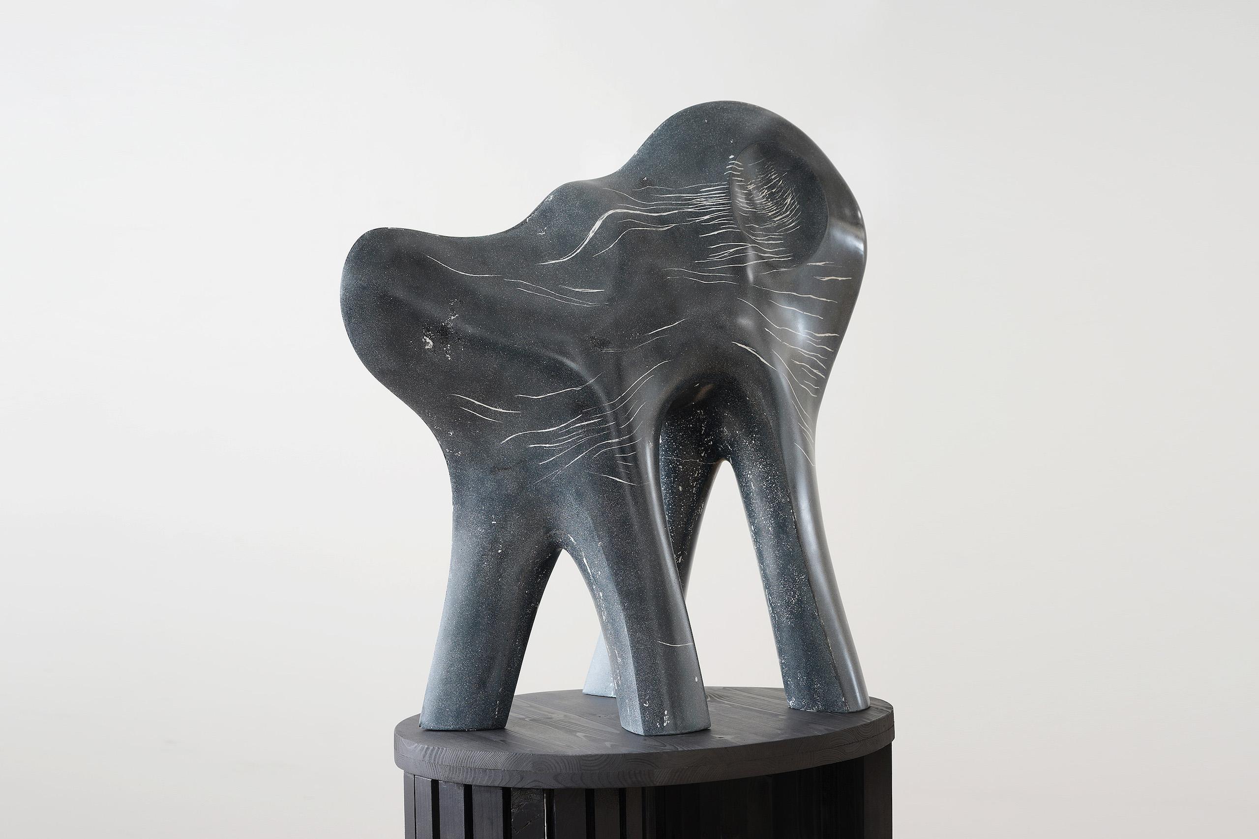 Night Animal de Pavlína Kvita - Sculpture contemporaine, œuvre unique, mystérieuse en vente 5