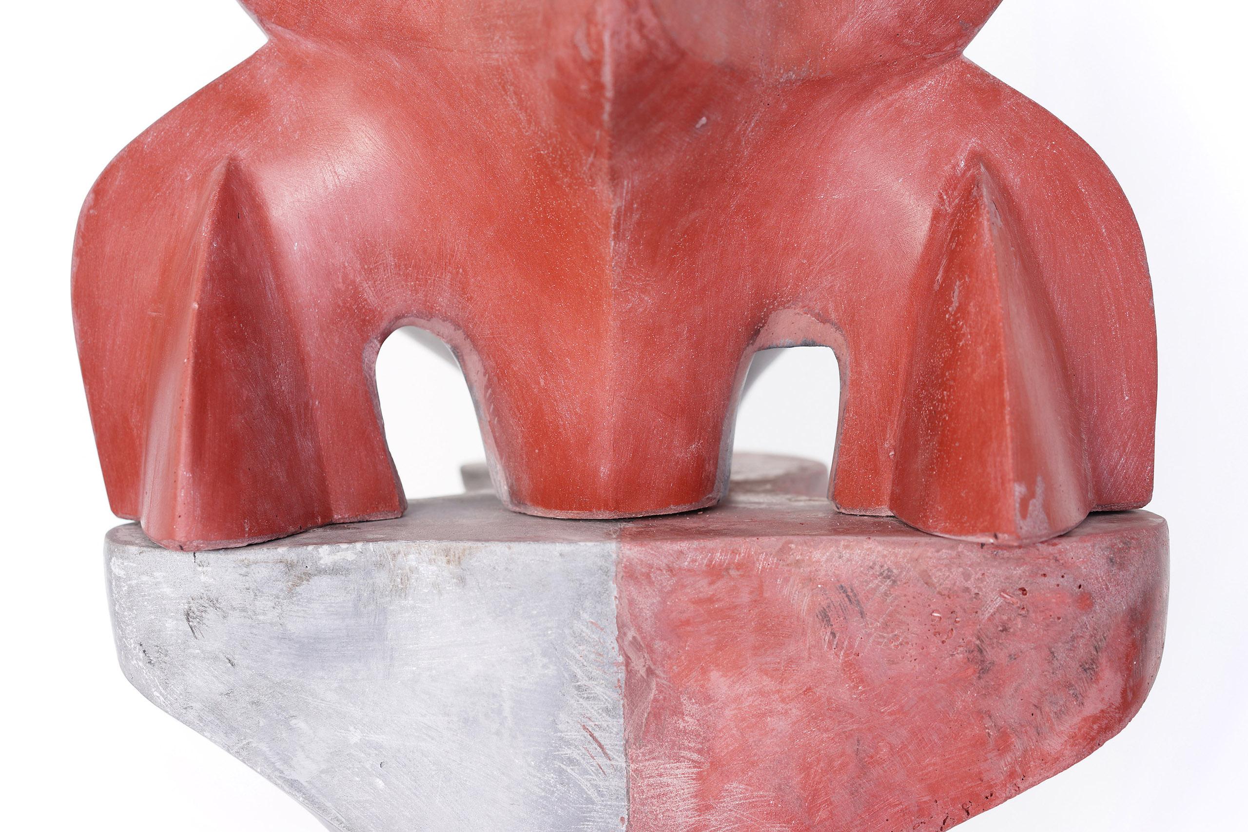 Pilier fantôme de Pavlína Kvita - Sculpture contemporaine, unique, extérieure, rouge en vente 10