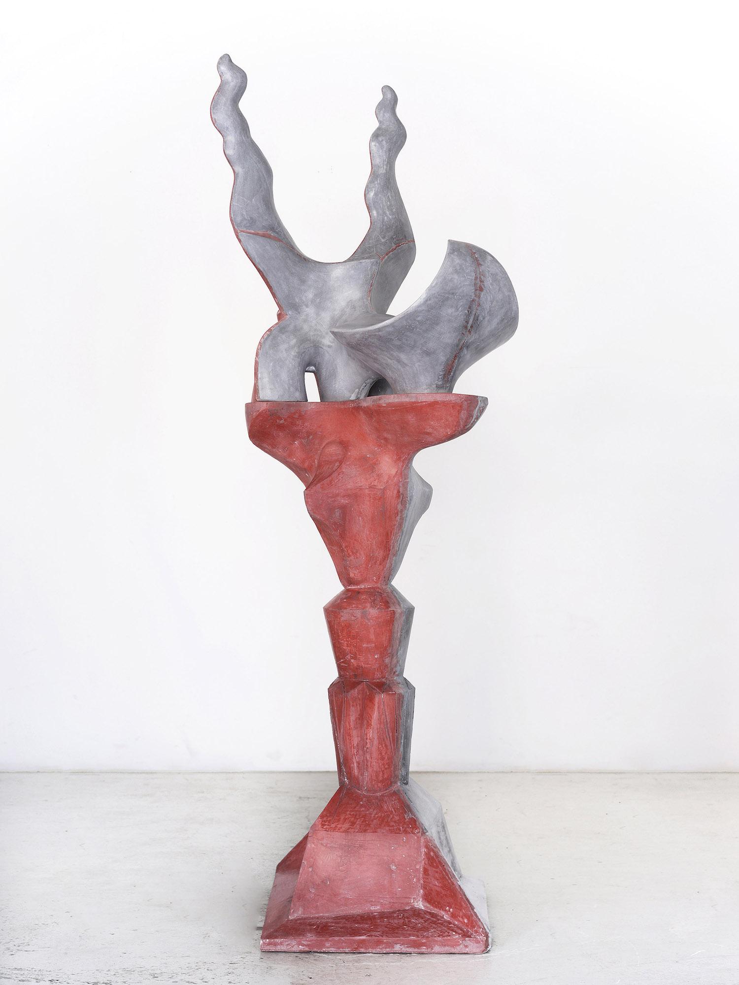 Pilier fantôme de Pavlína Kvita - Sculpture contemporaine, unique, extérieure, rouge en vente 7