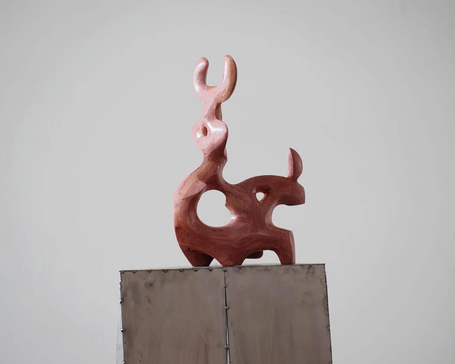 Skelet II von Pavlína Kvita - Zeitgenössische Skulptur, großformatig, rot im Angebot 9