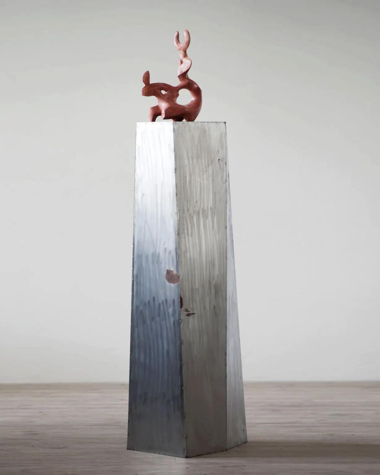 Skelet II von Pavlína Kvita - Zeitgenössische Skulptur, großformatig, rot im Angebot 2