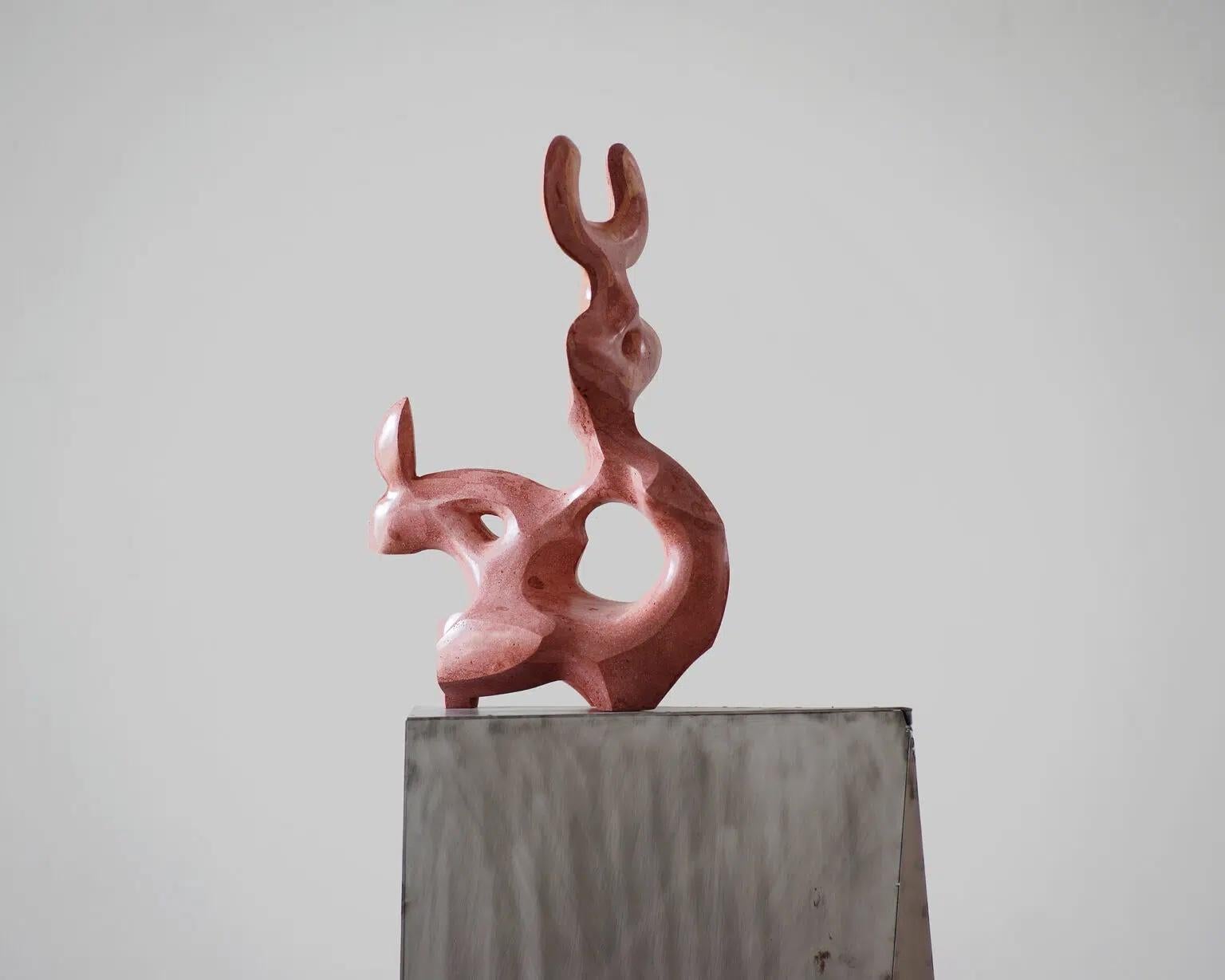 Skelet II von Pavlína Kvita - Zeitgenössische Skulptur, großformatig, rot im Angebot 6