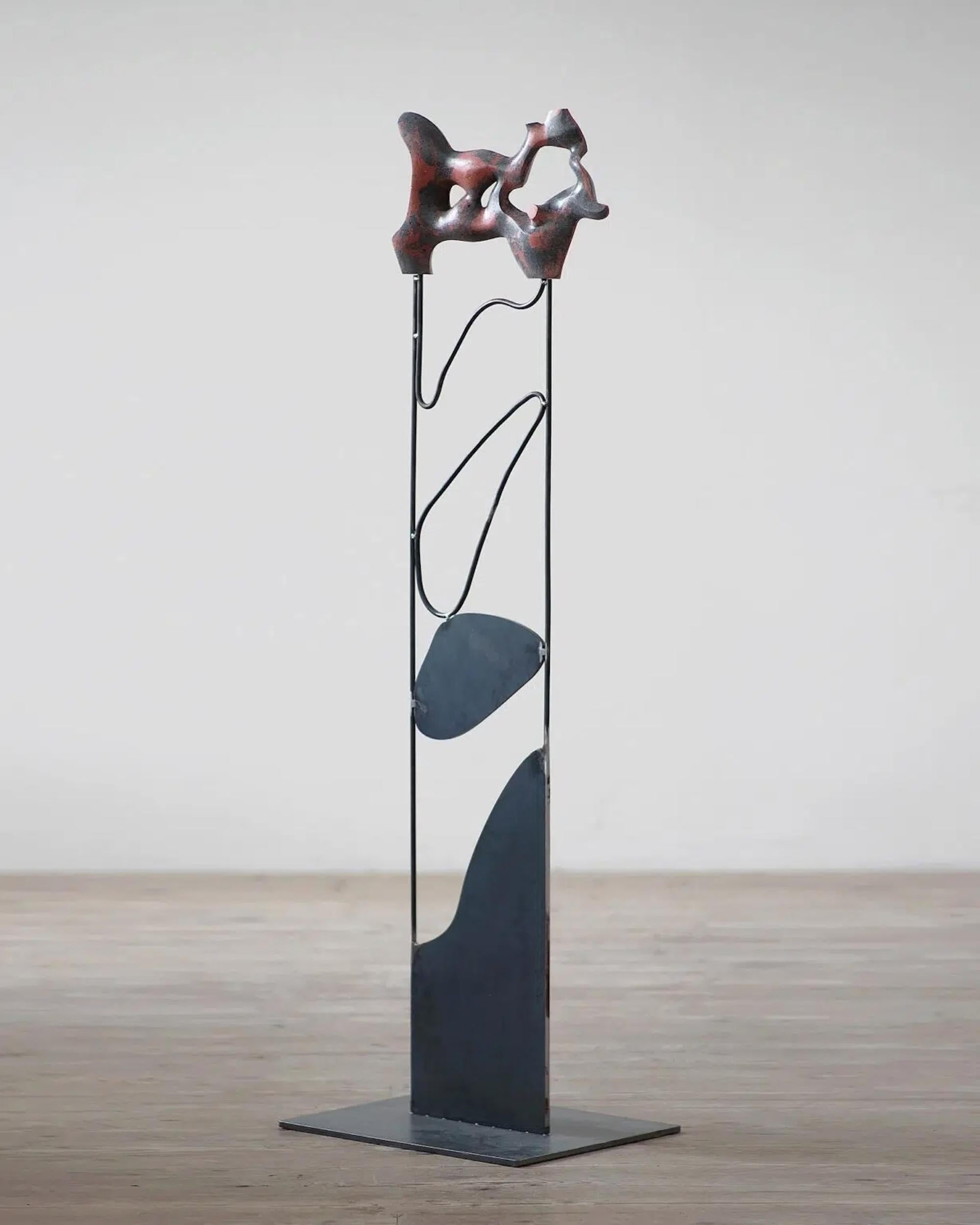 Transform I von Pavlína Kvita - Zeitgenössische Skulptur, großformatig, rot im Angebot 1