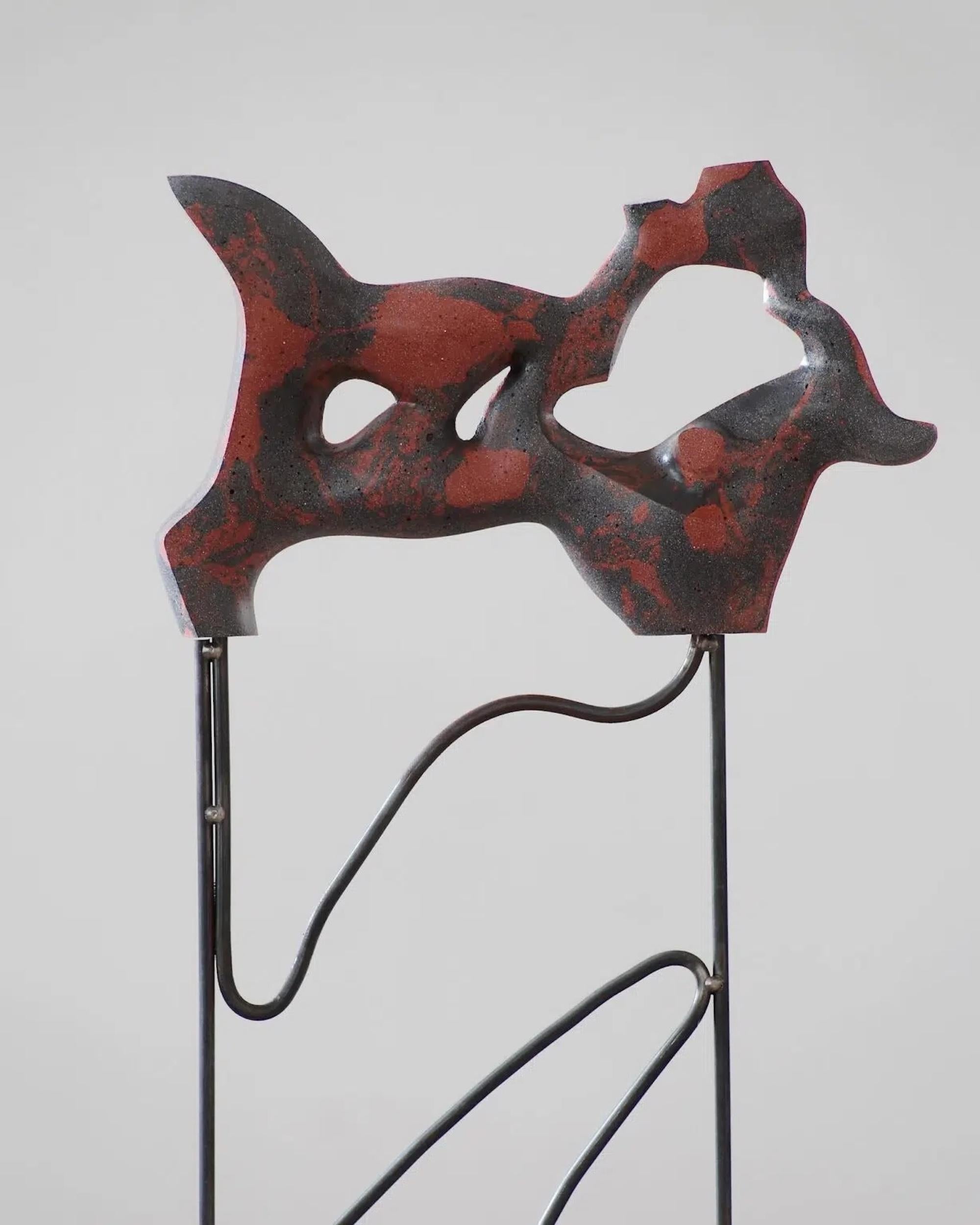 Transform I von Pavlína Kvita - Zeitgenössische Skulptur, großformatig, rot im Angebot 4