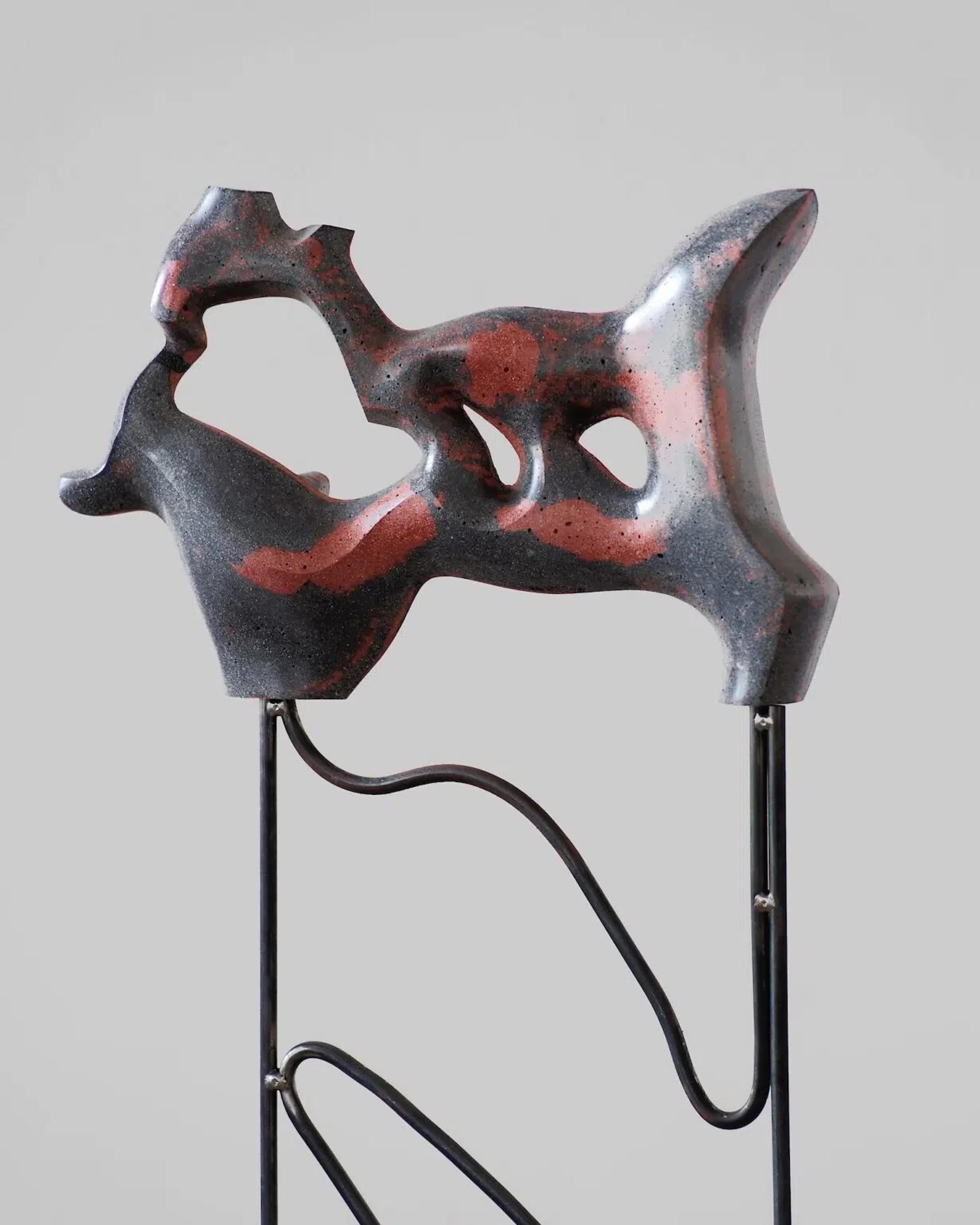 Transform I von Pavlína Kvita - Zeitgenössische Skulptur, großformatig, rot im Angebot 6