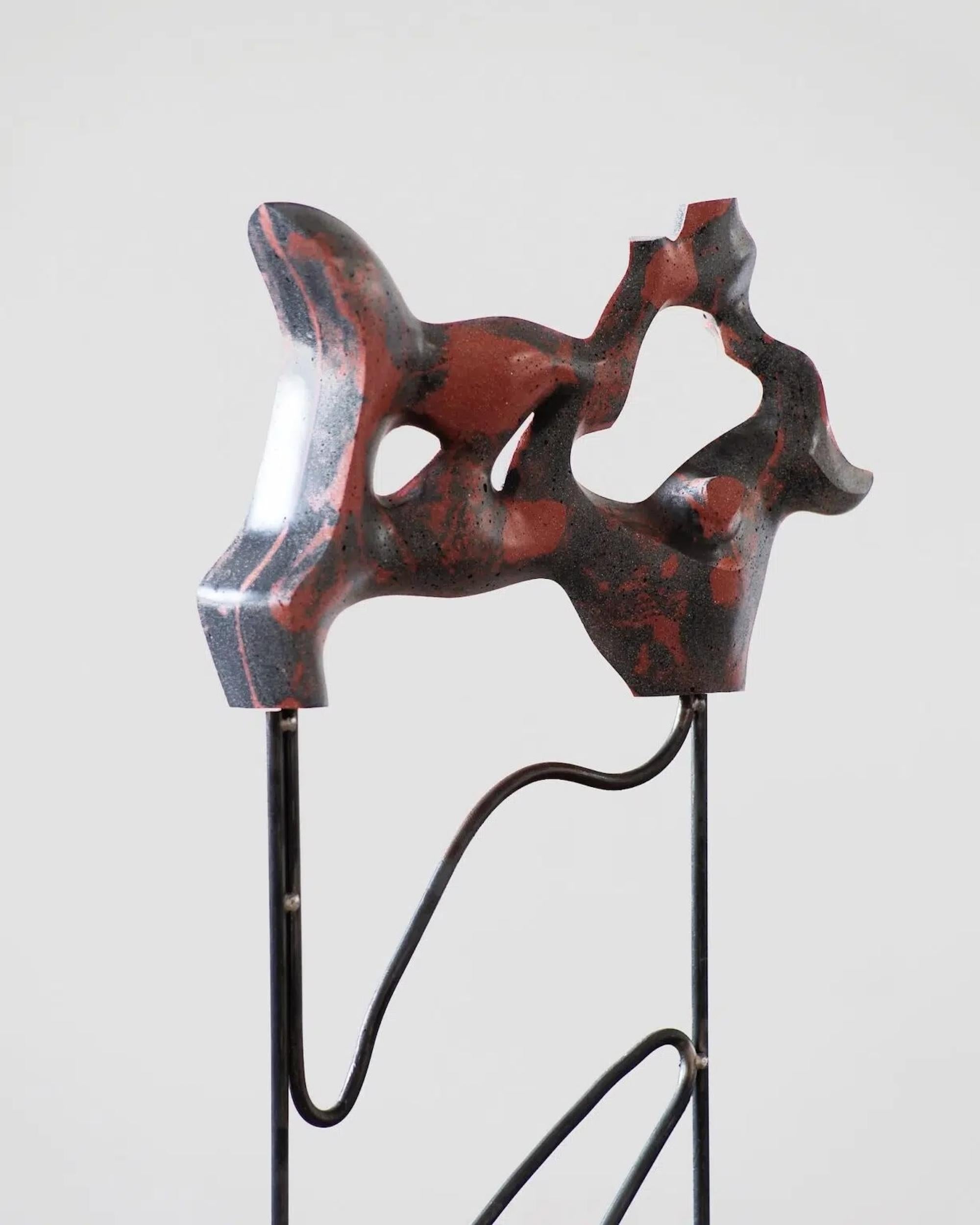 Transform I von Pavlína Kvita - Zeitgenössische Skulptur, großformatig, rot im Angebot 8