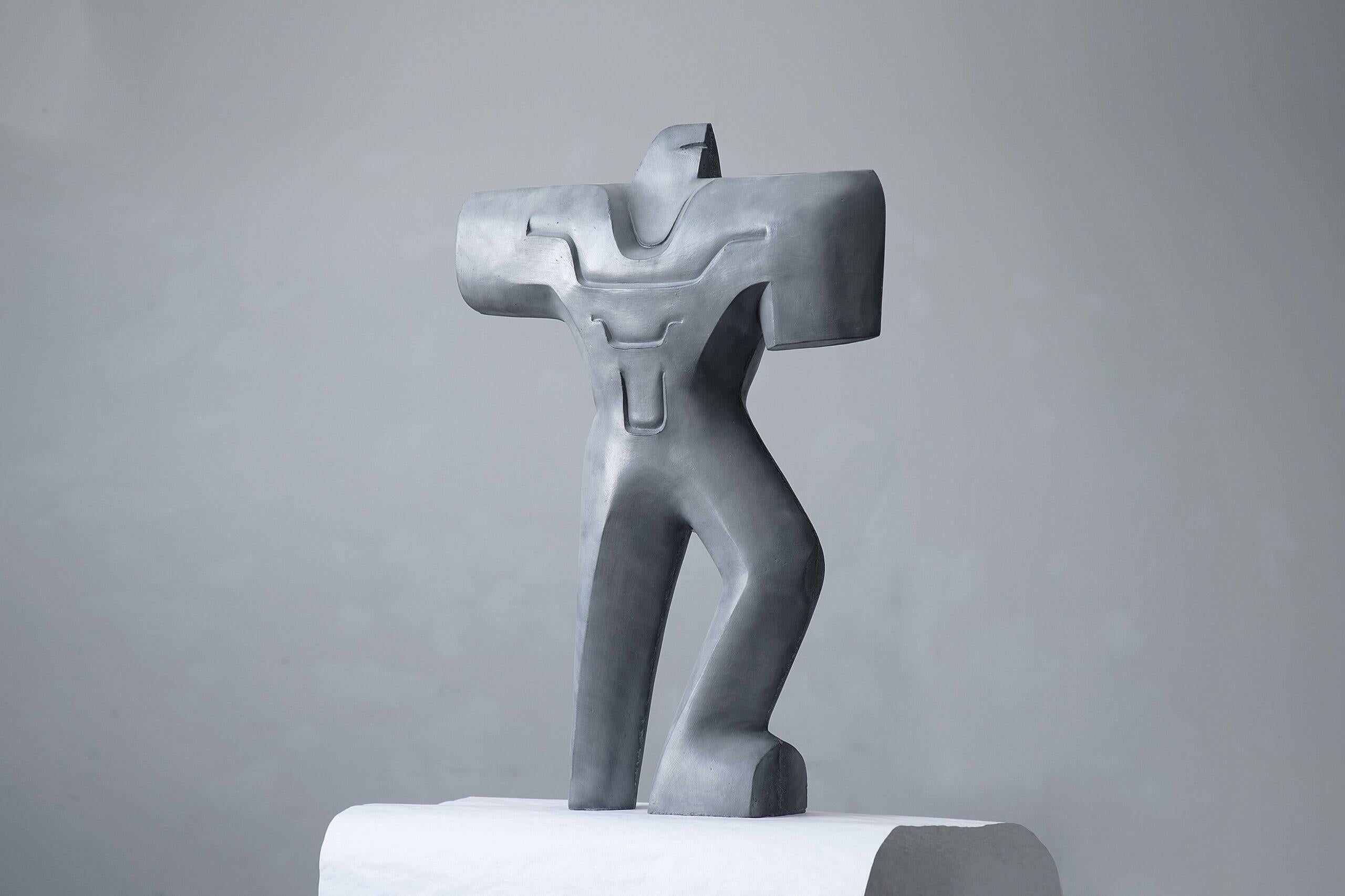 Warrior in Armor by Pavlína Kvita - Contemporary sculpture, futuristic figure For Sale 1