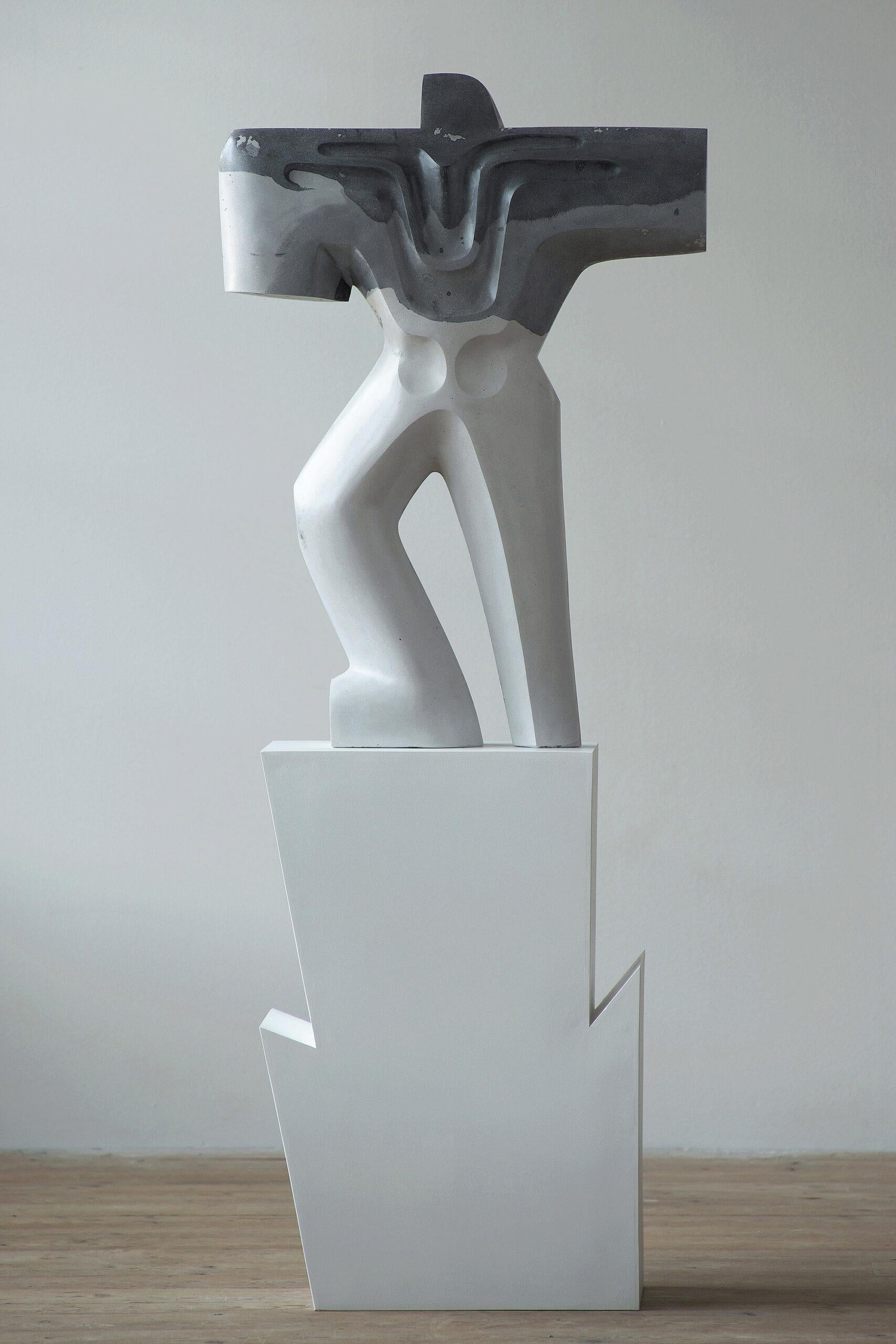 Guerrier en armure de Pavlína Kvita - Sculpture contemporaine, figure futuriste en vente 1