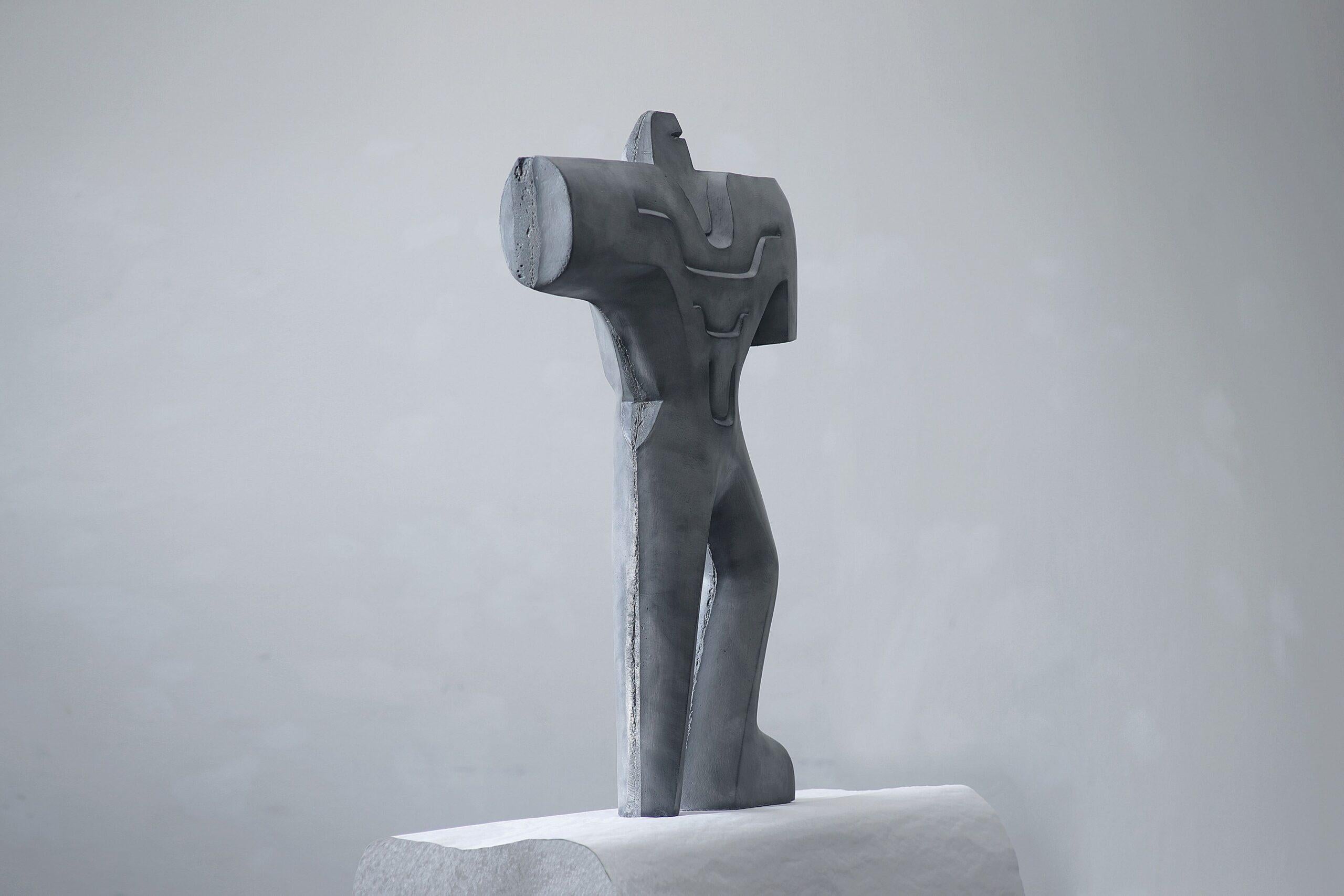 Warrior in Armor by Pavlína Kvita - Contemporary sculpture, futuristic figure For Sale 2