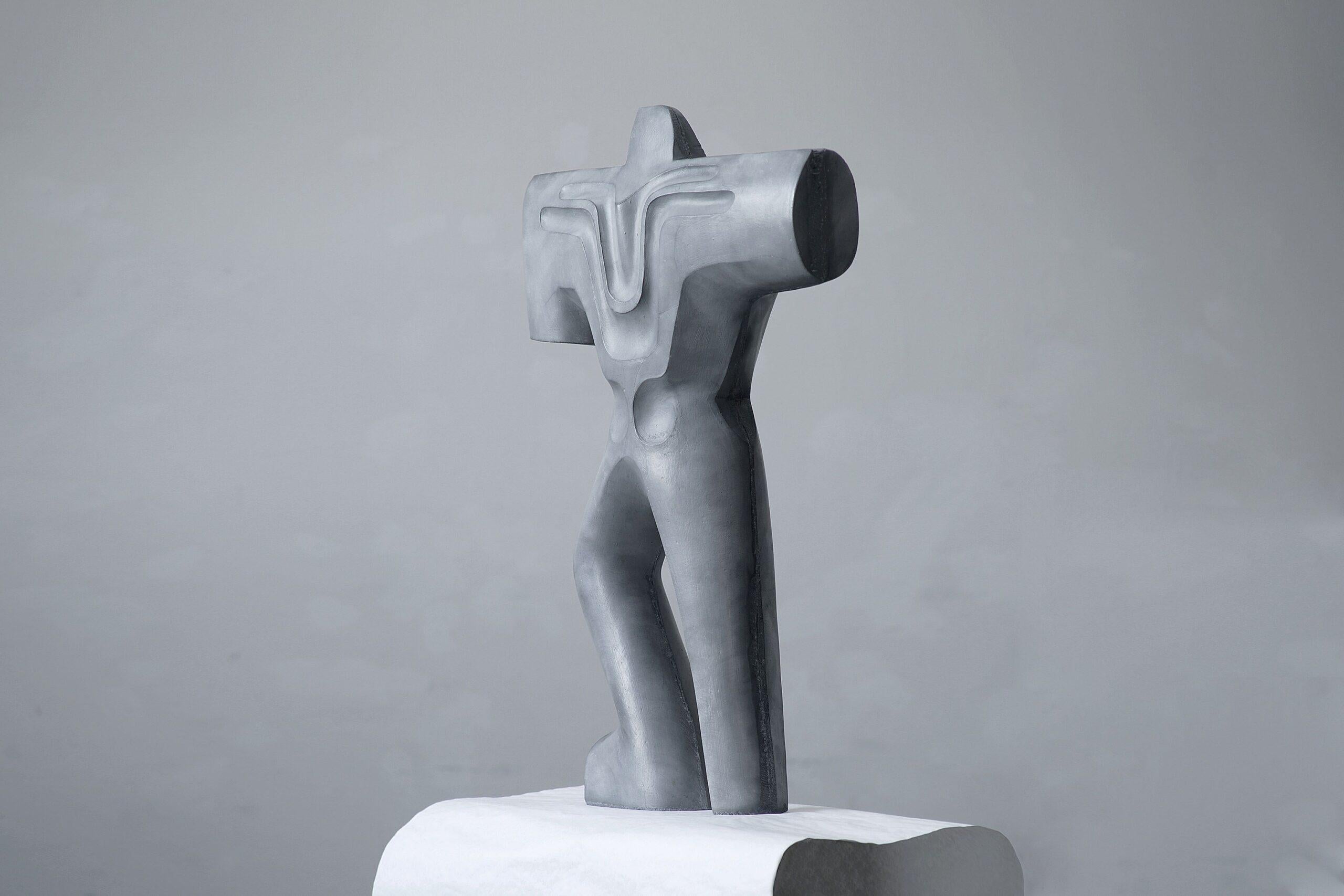 Warrior in Armor by Pavlína Kvita - Contemporary sculpture, futuristic figure For Sale 3