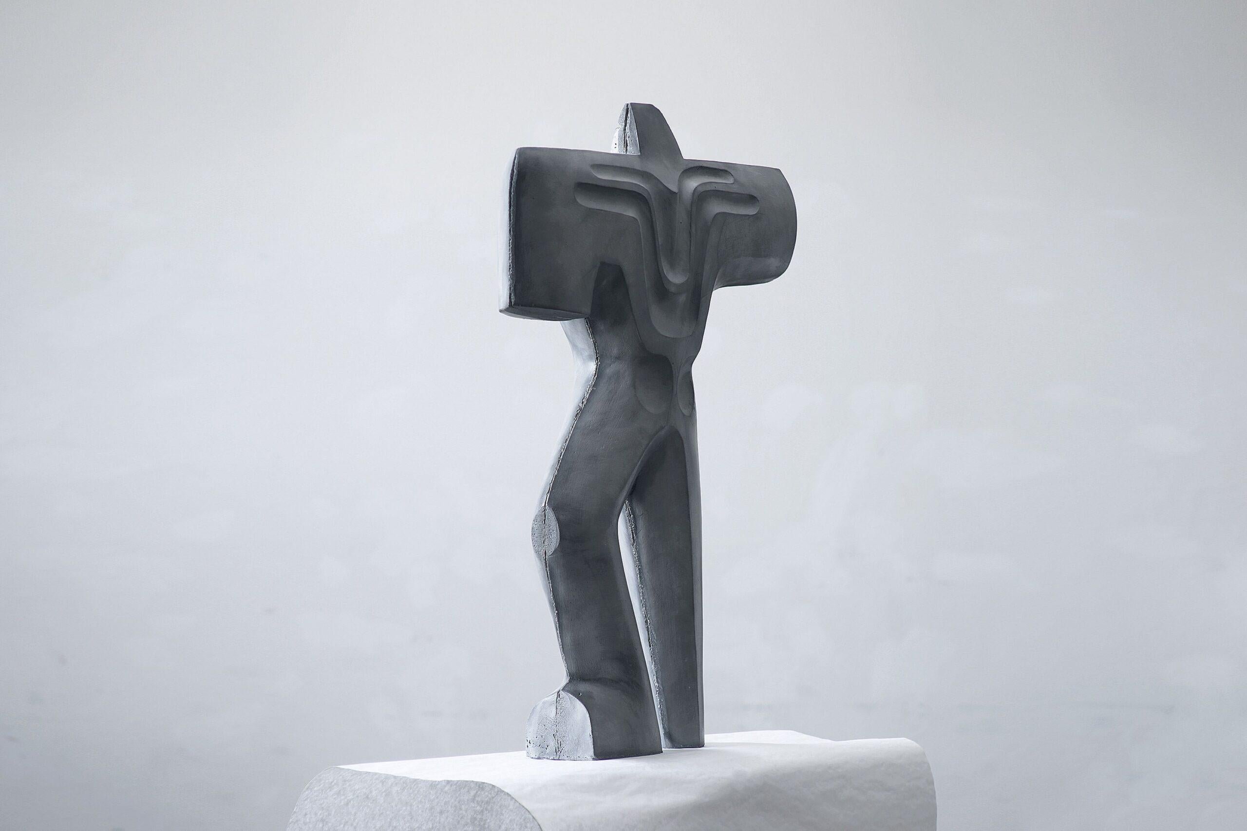 Warrior in Armor by Pavlína Kvita - Contemporary sculpture, futuristic figure For Sale 5