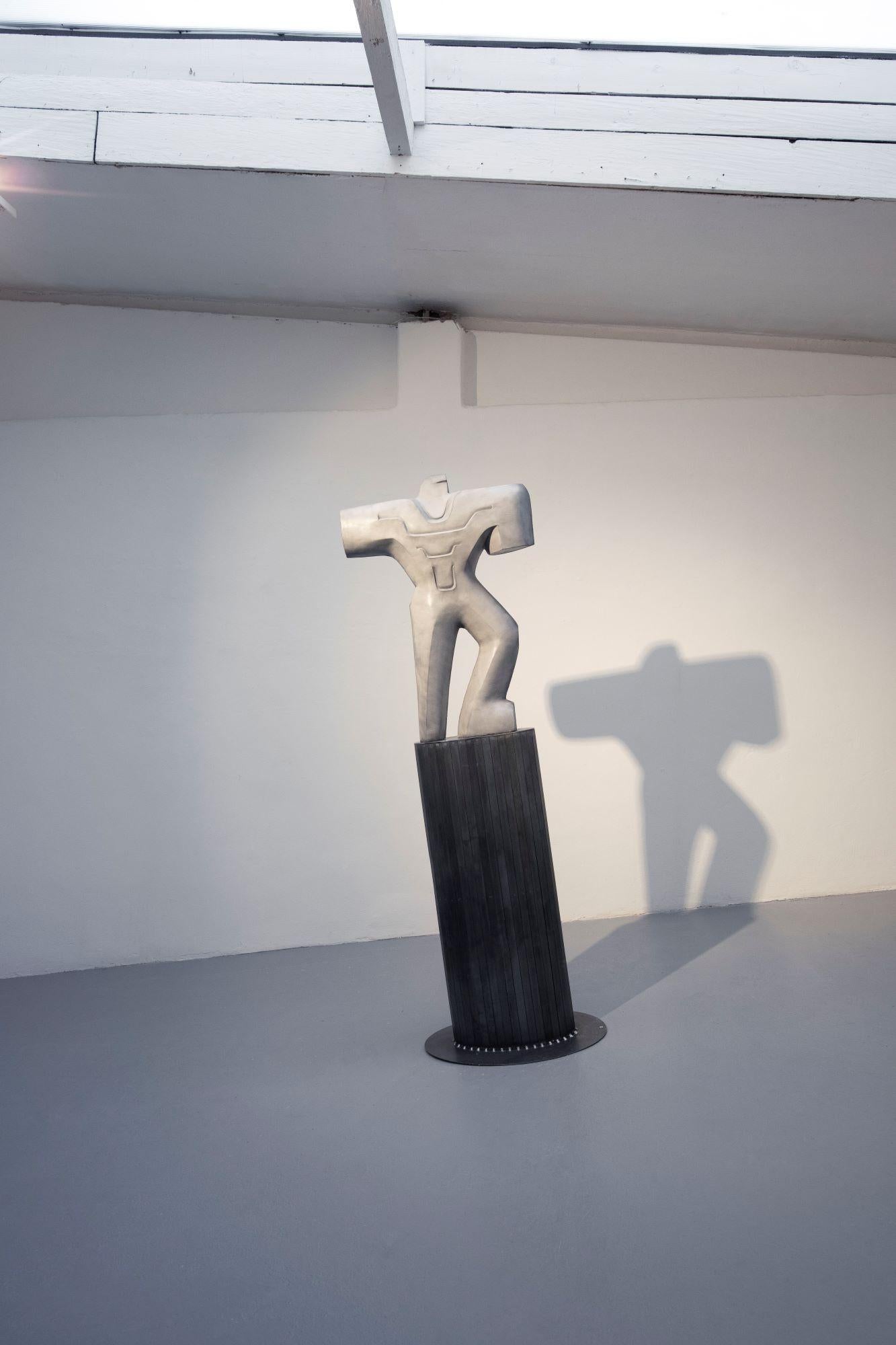 Warrior in Armor by Pavlína Kvita - Contemporary sculpture, futuristic figure For Sale 7