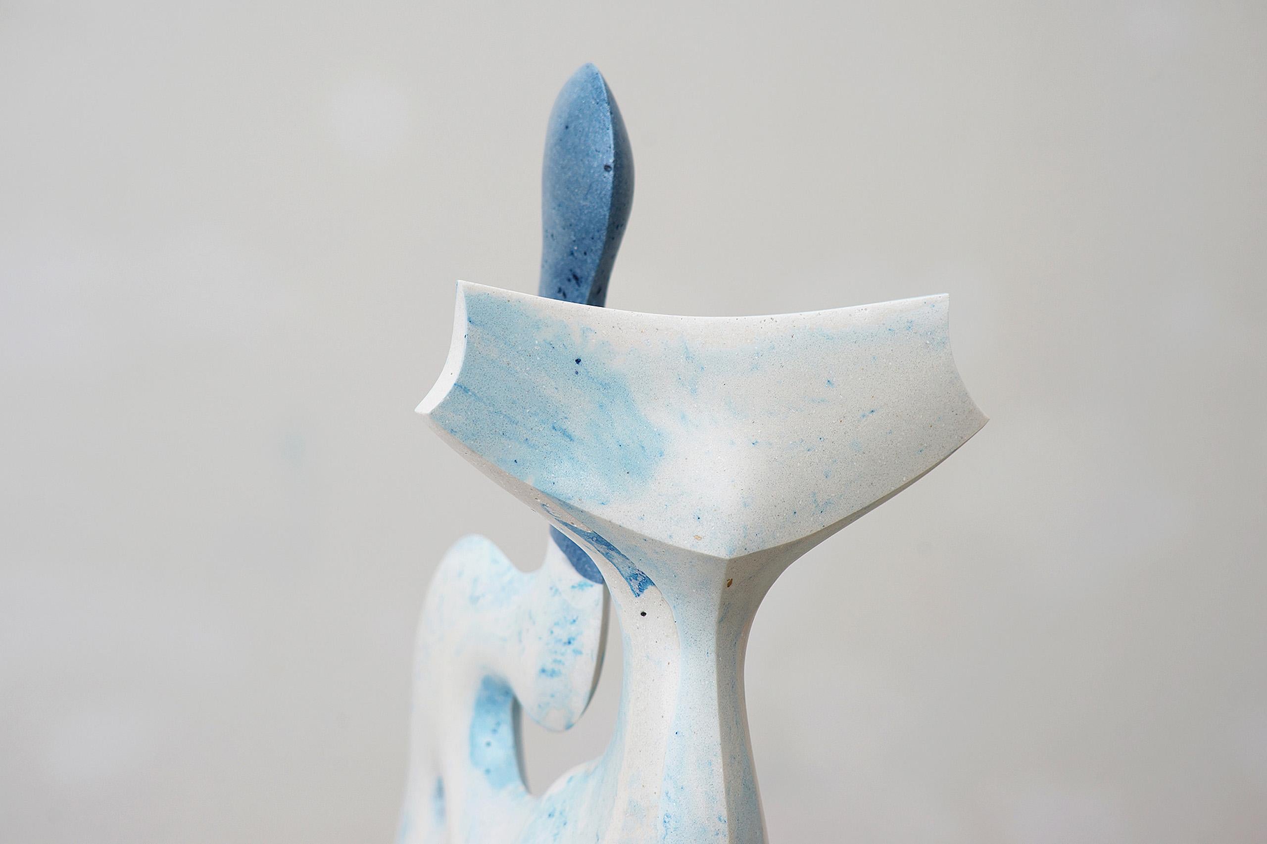 Water Beast de Pavlína Kvita - Sculpture contemporaine, œuvre unique, bleu clair en vente 11