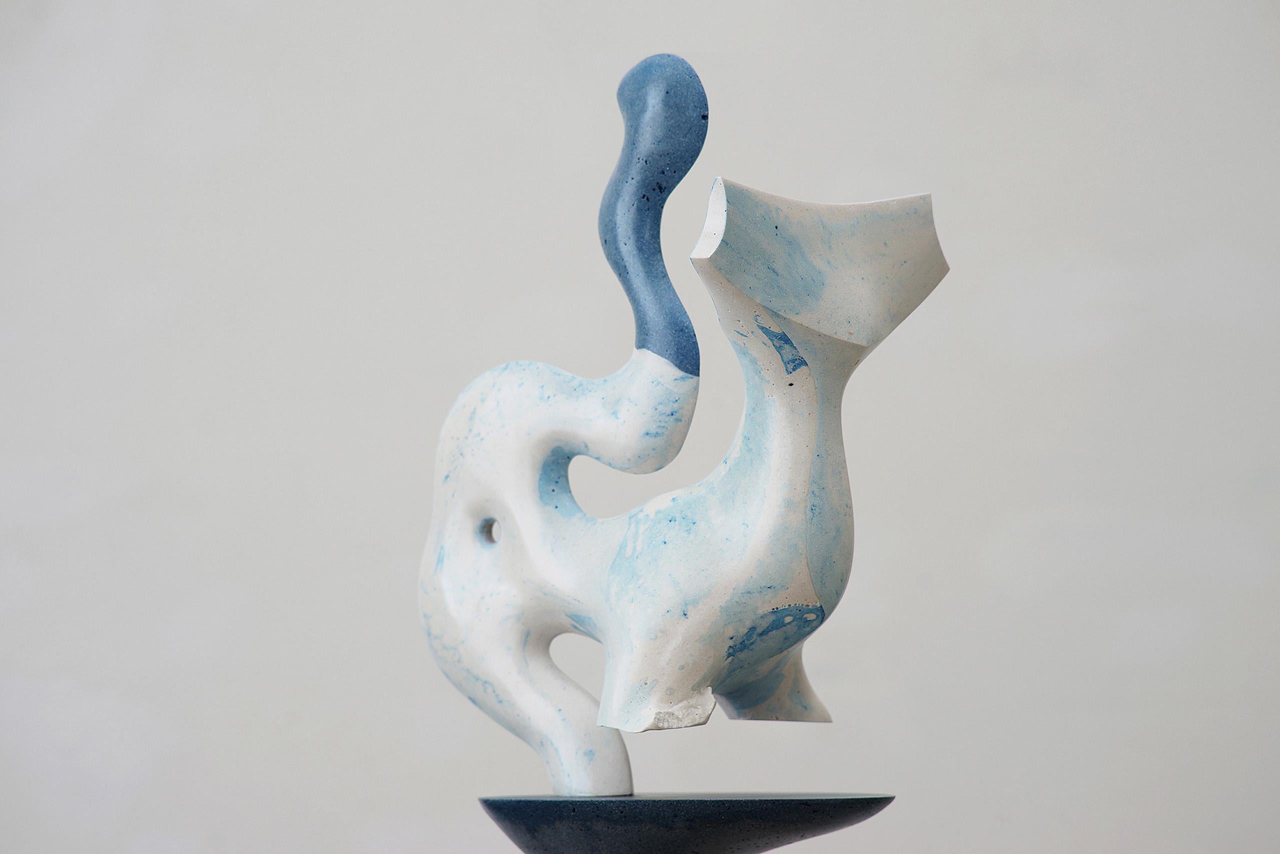 Water Beast de Pavlína Kvita - Sculpture contemporaine, œuvre unique, bleu clair en vente 8