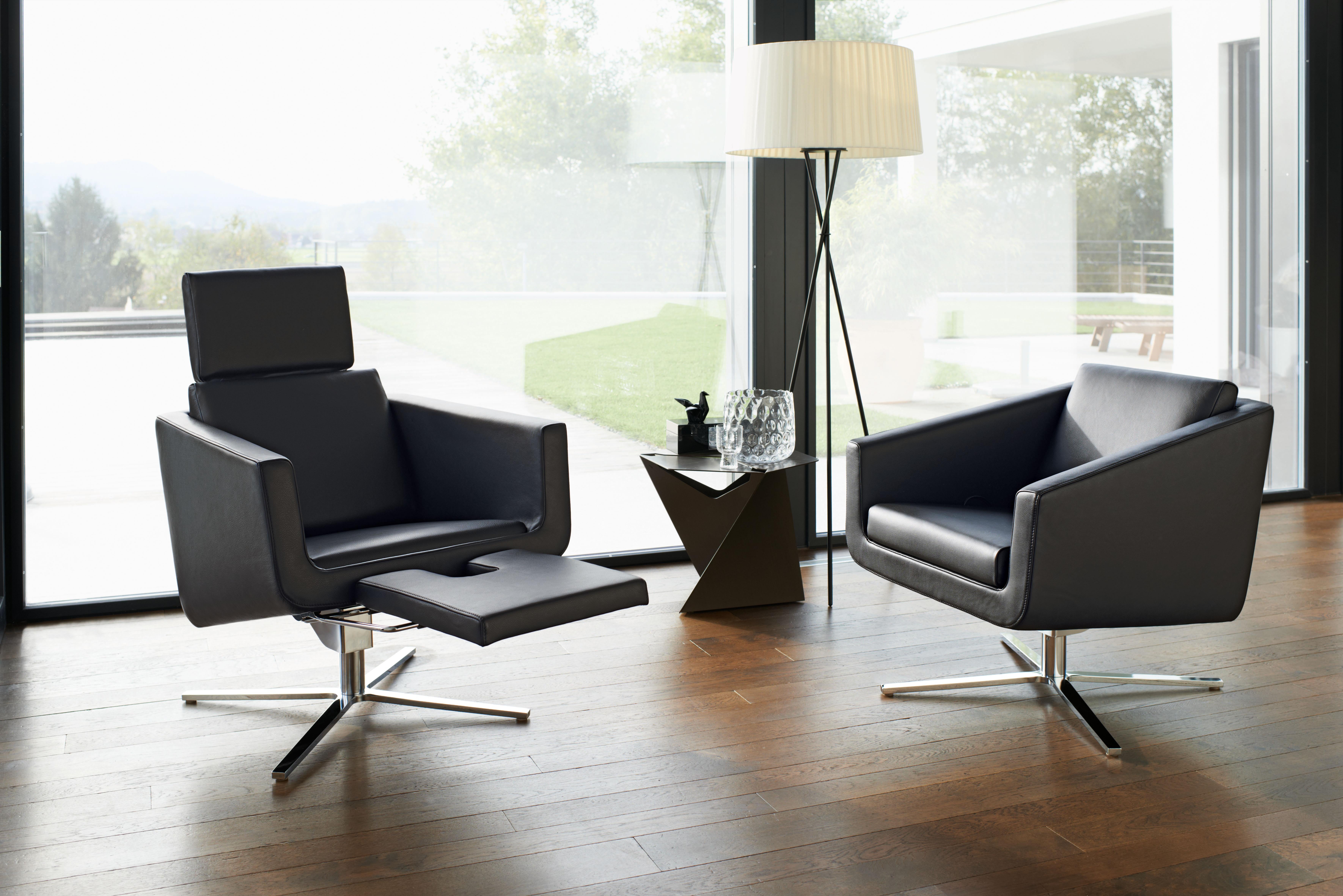 Contemporary Pavo Adjustable Leather Armchair by FSM For Sale