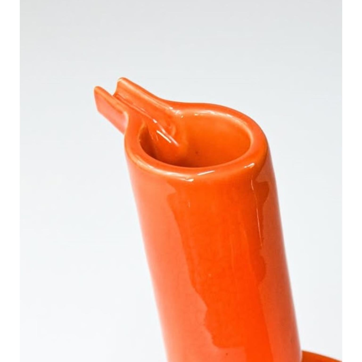 Moderne Pichet Pavo en céramique émaillée orange brillant par Eguiarte & Eguiarte en vente