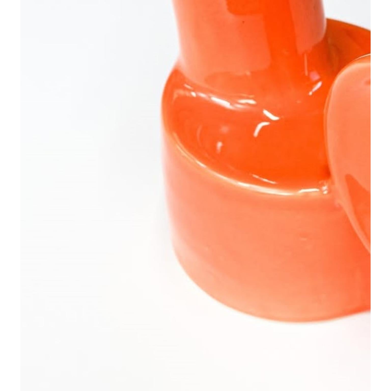 Vernissé Pichet Pavo en céramique émaillée orange brillant par Eguiarte & Eguiarte en vente