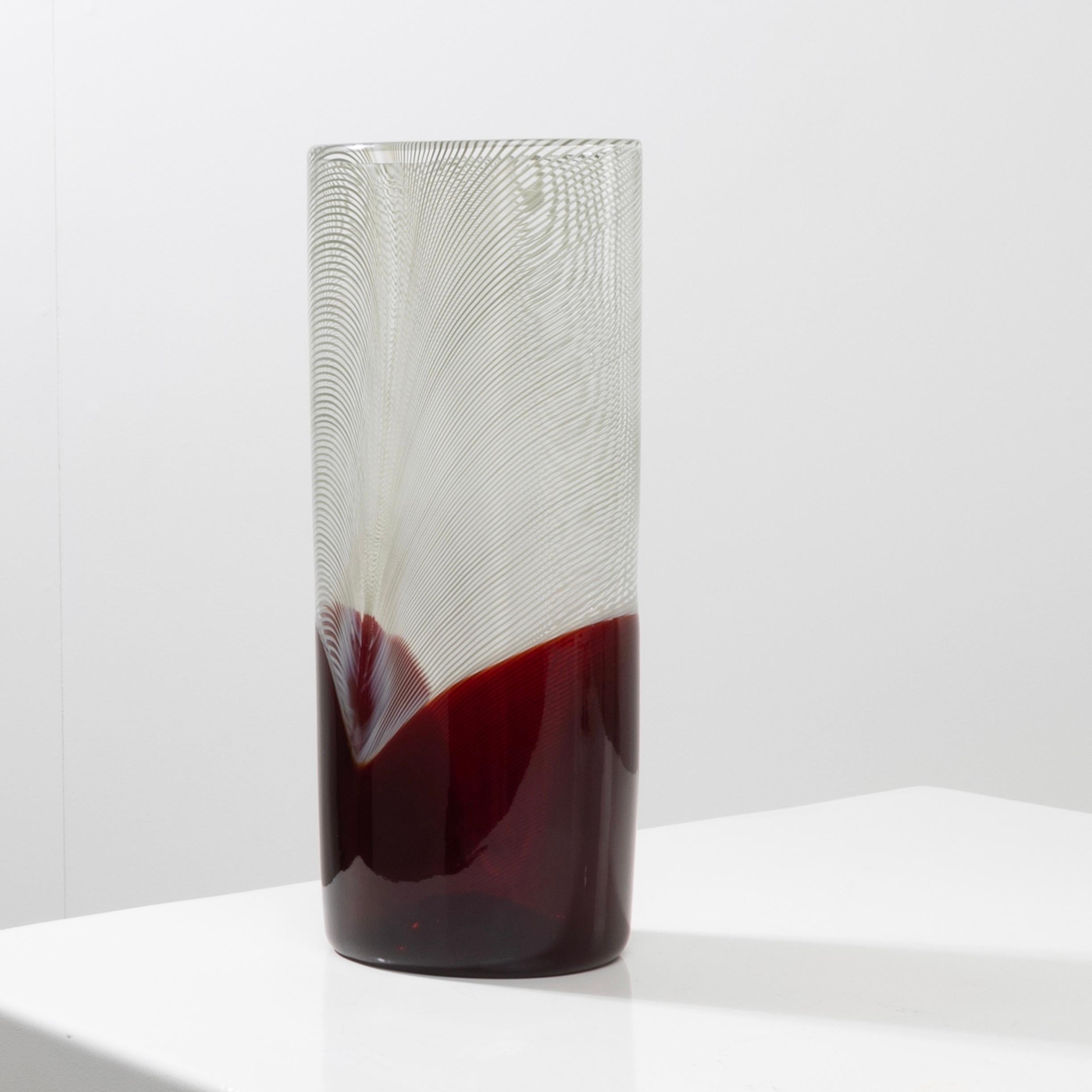 Pavoni von Tapio Wirkkala - Vase aus mundgeblasenem Murano-Glas (20. Jahrhundert) im Angebot