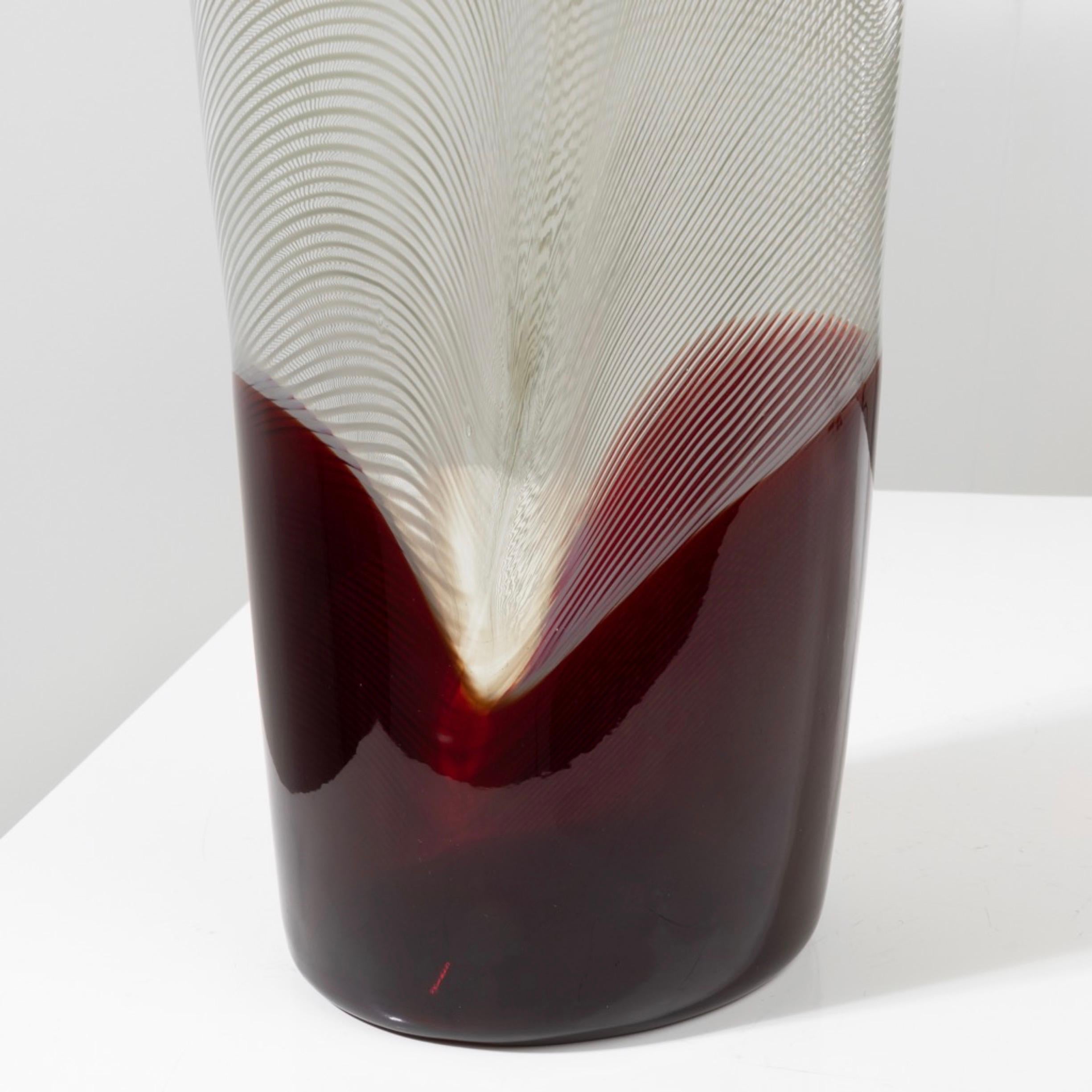 Pavoni von Tapio Wirkkala - Vase aus mundgeblasenem Murano-Glas (Glaskunst) im Angebot
