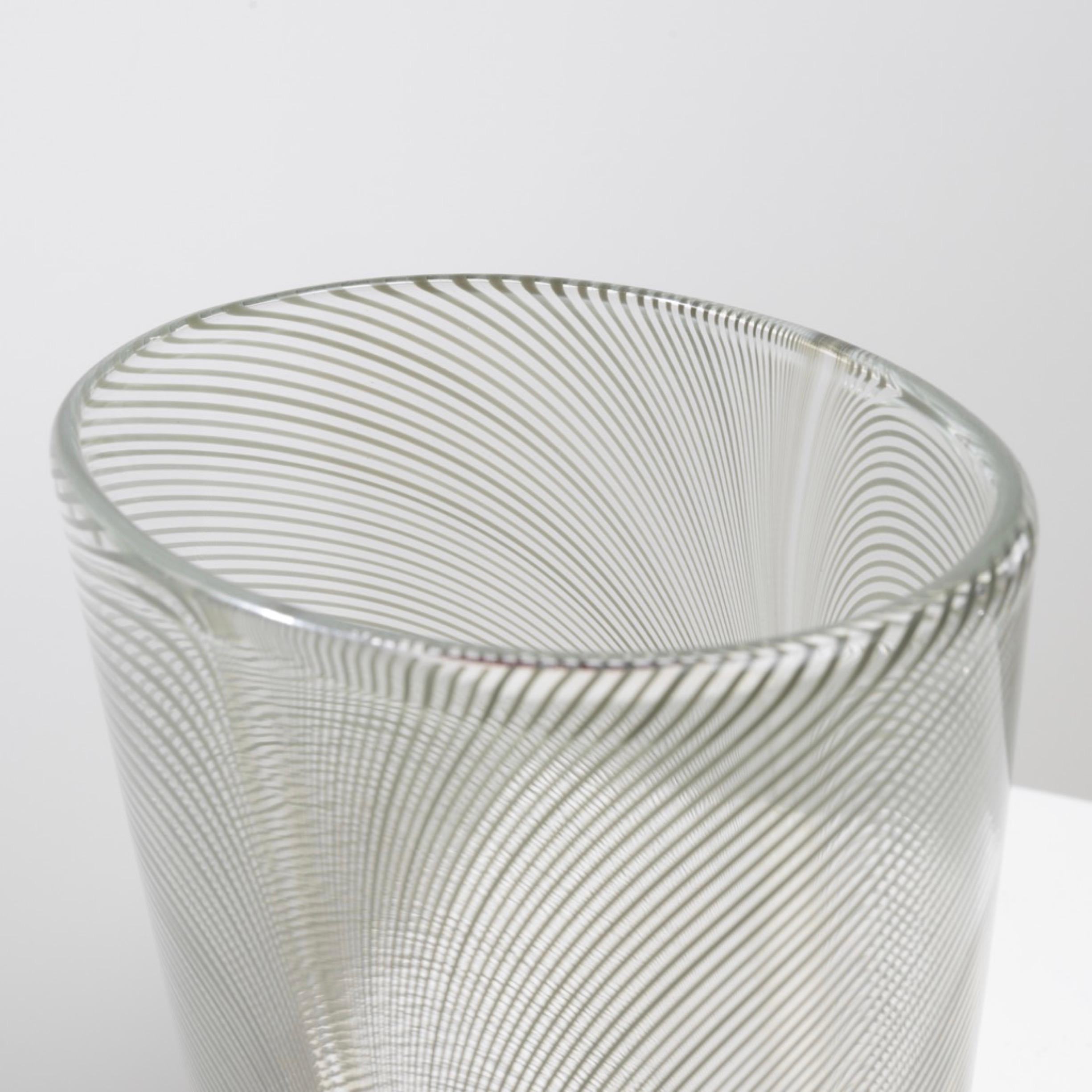 Pavoni von Tapio Wirkkala - Vase aus mundgeblasenem Murano-Glas im Angebot 1