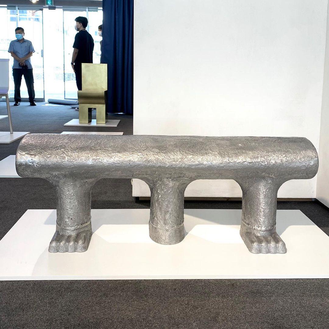 Aluminum Paw Bench by Hakmin Lee