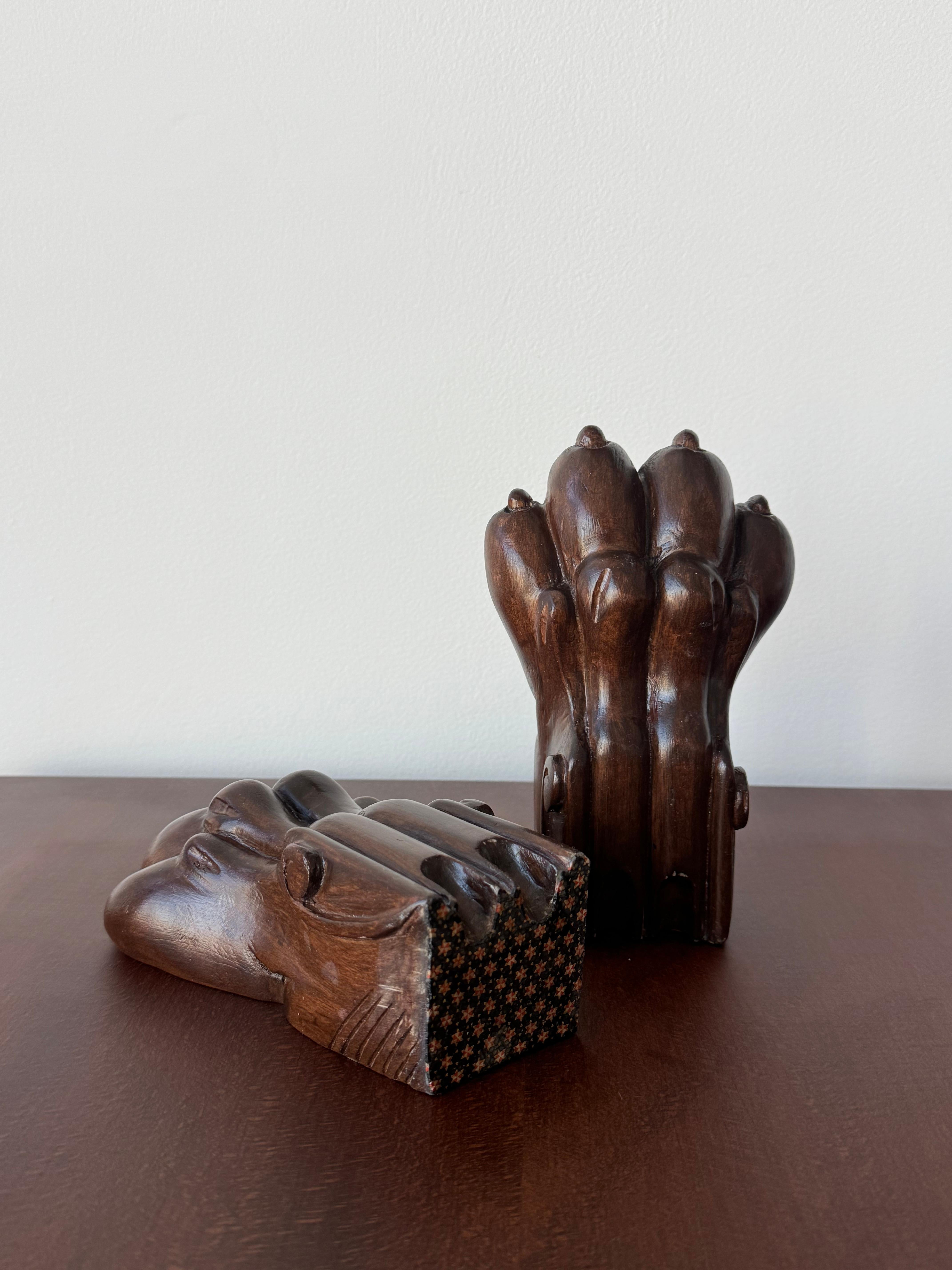 PAW I Moderner Buchhalter I Buchhalter aus Nussbaumholz Löwentatze im Angebot 5