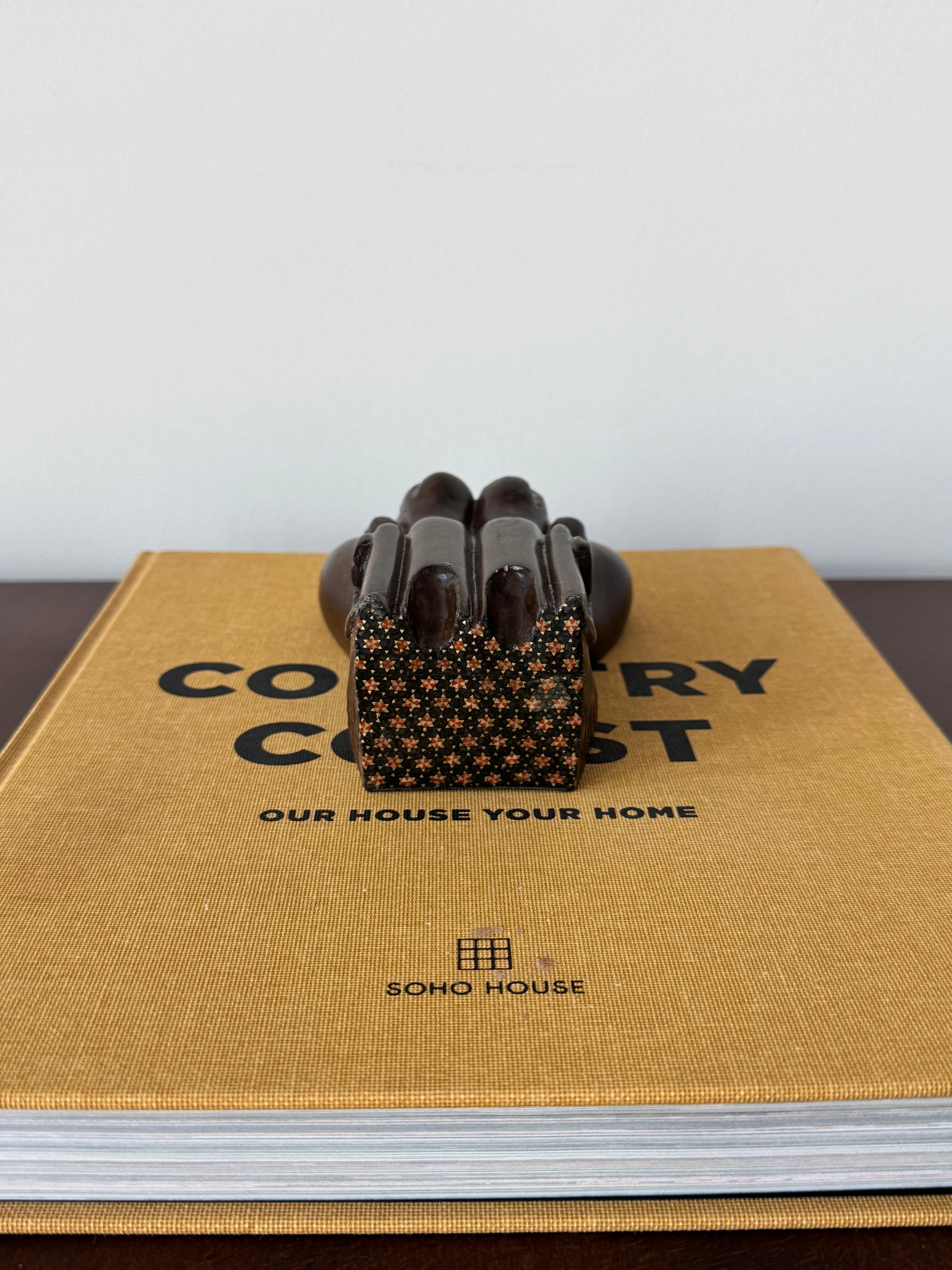 PAW I Moderner Buchhalter I Buchhalter aus Nussbaumholz Löwentatze im Angebot 8